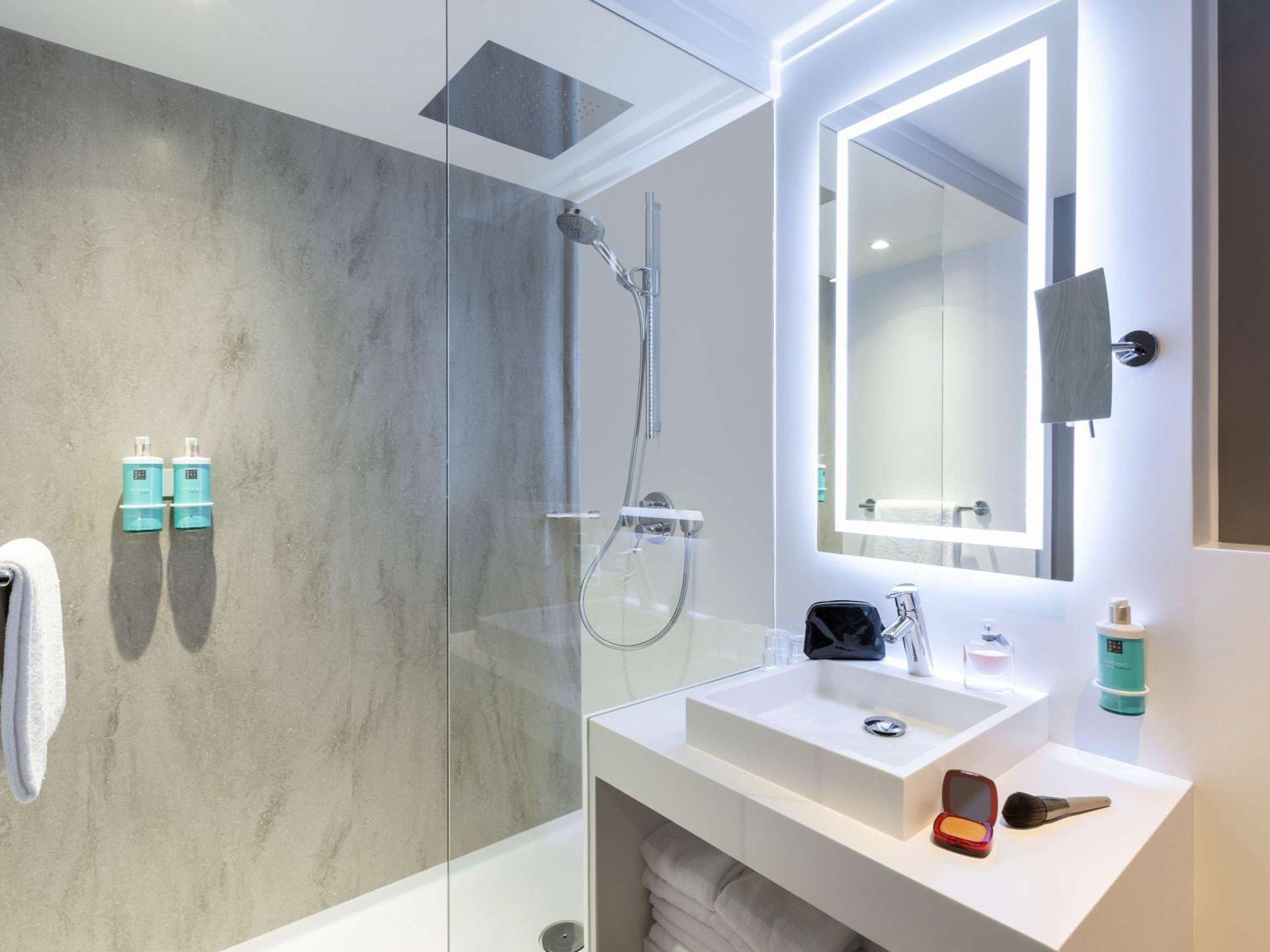 Luxembourg Vacations - Novotel Luxembourg Kirchberg - Property Image 2