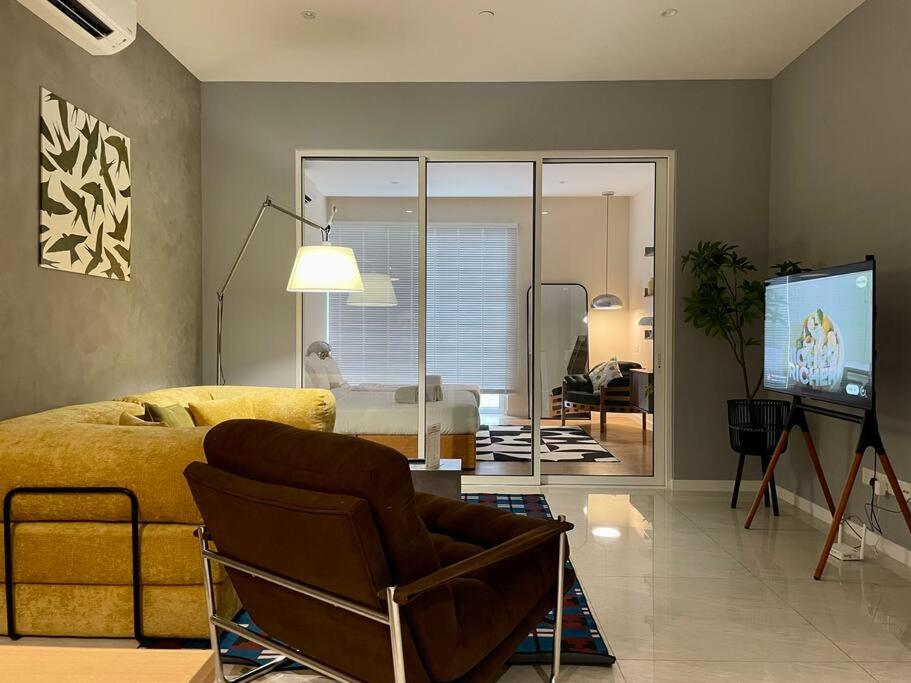 Quill Residences 5Pax by Hausome