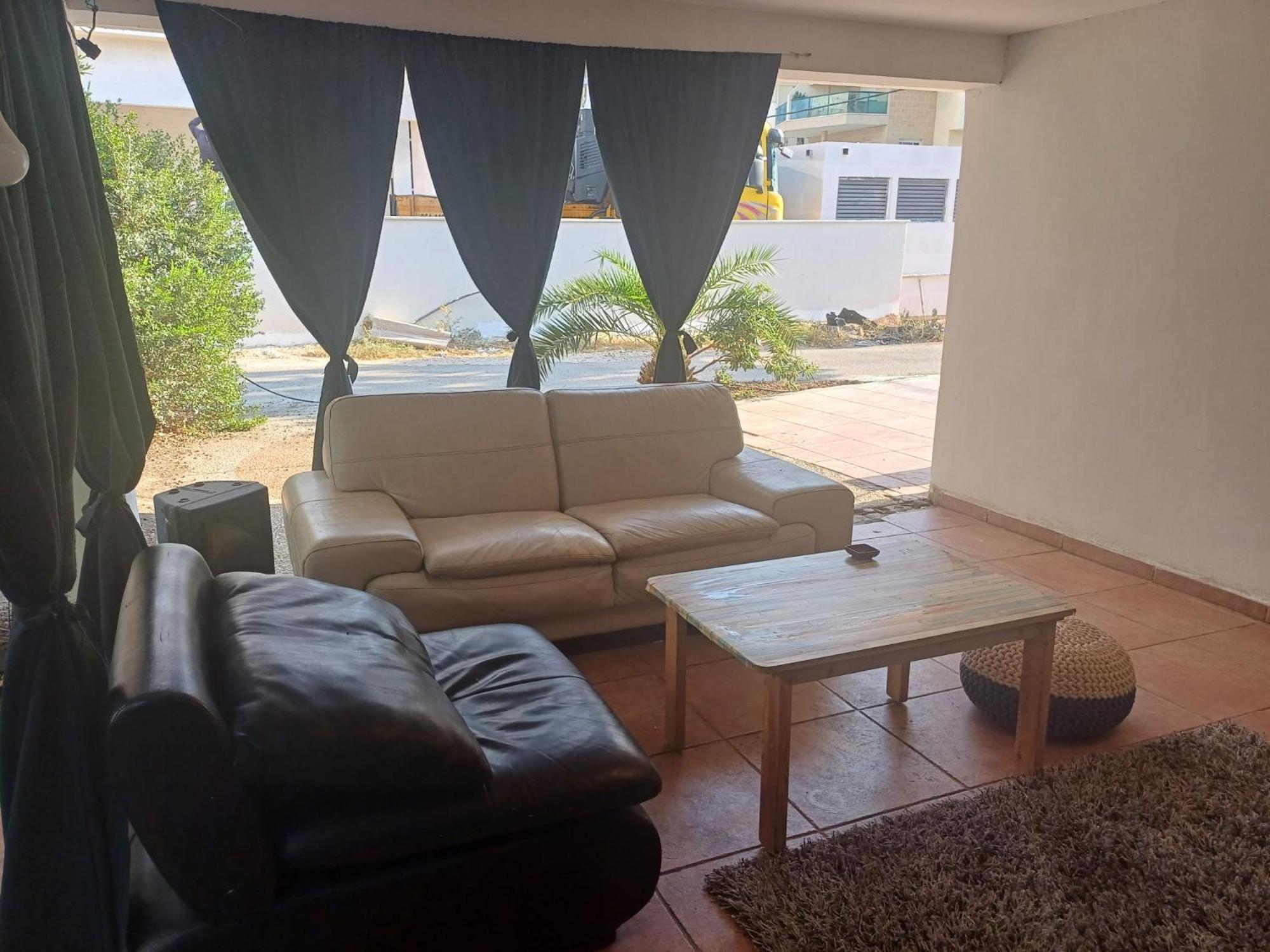Apartment with private parking view 4