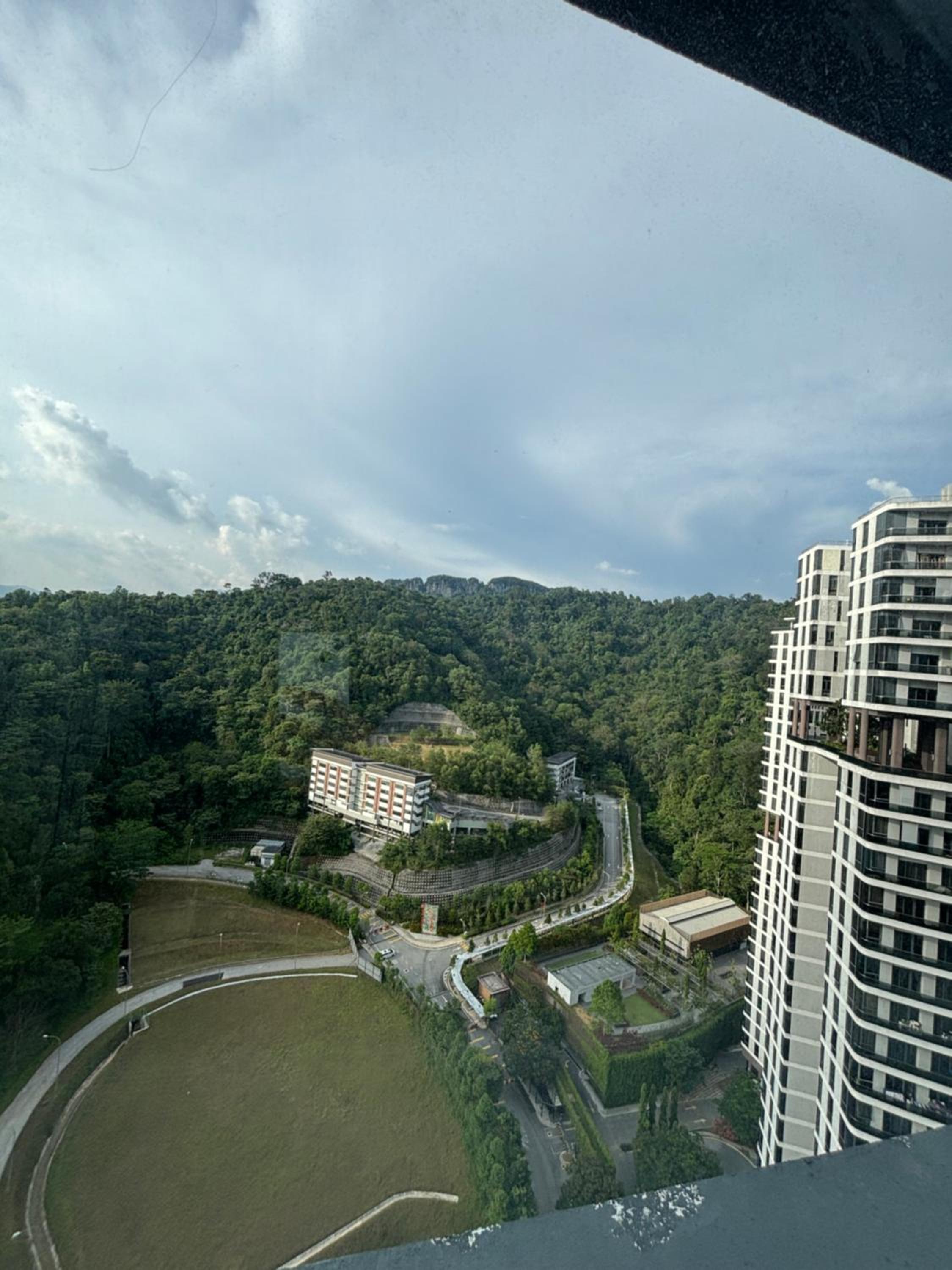 The Ridge KL East Mall - Ami Studio House - Serene Mountain View