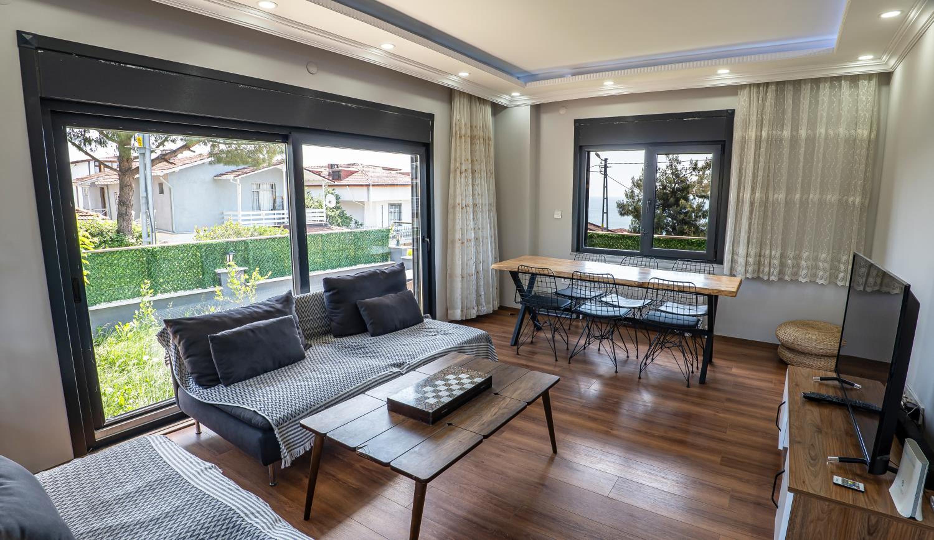 Stunning 4-Floor Villa with Sea View & Beach view 5