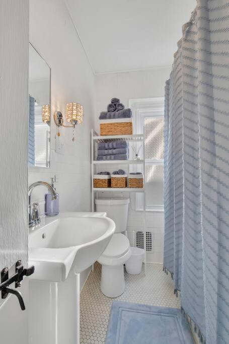 Prime West Hartford Center: Timeless Charm view 2