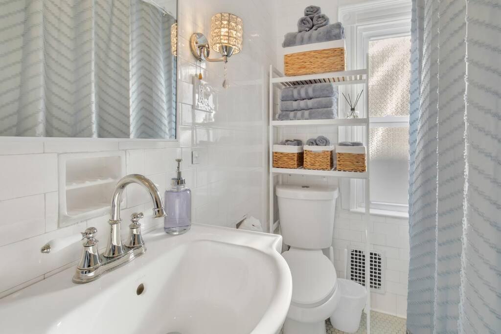 Prime West Hartford Center: Timeless Charm view 4