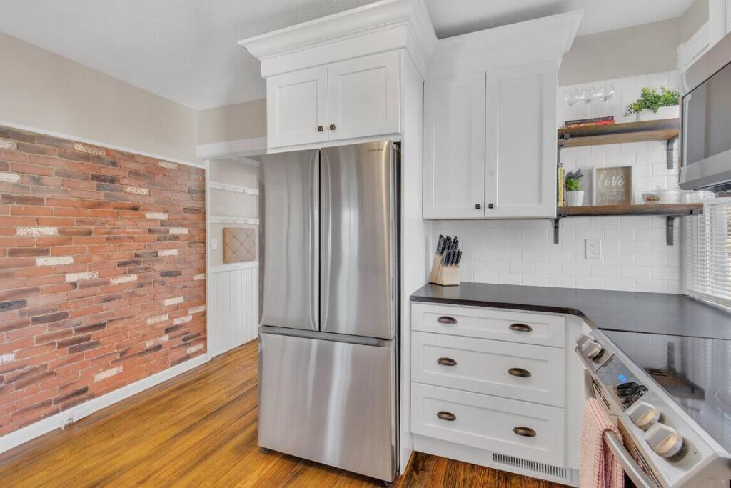 Prime West Hartford Center: Timeless Charm view 5