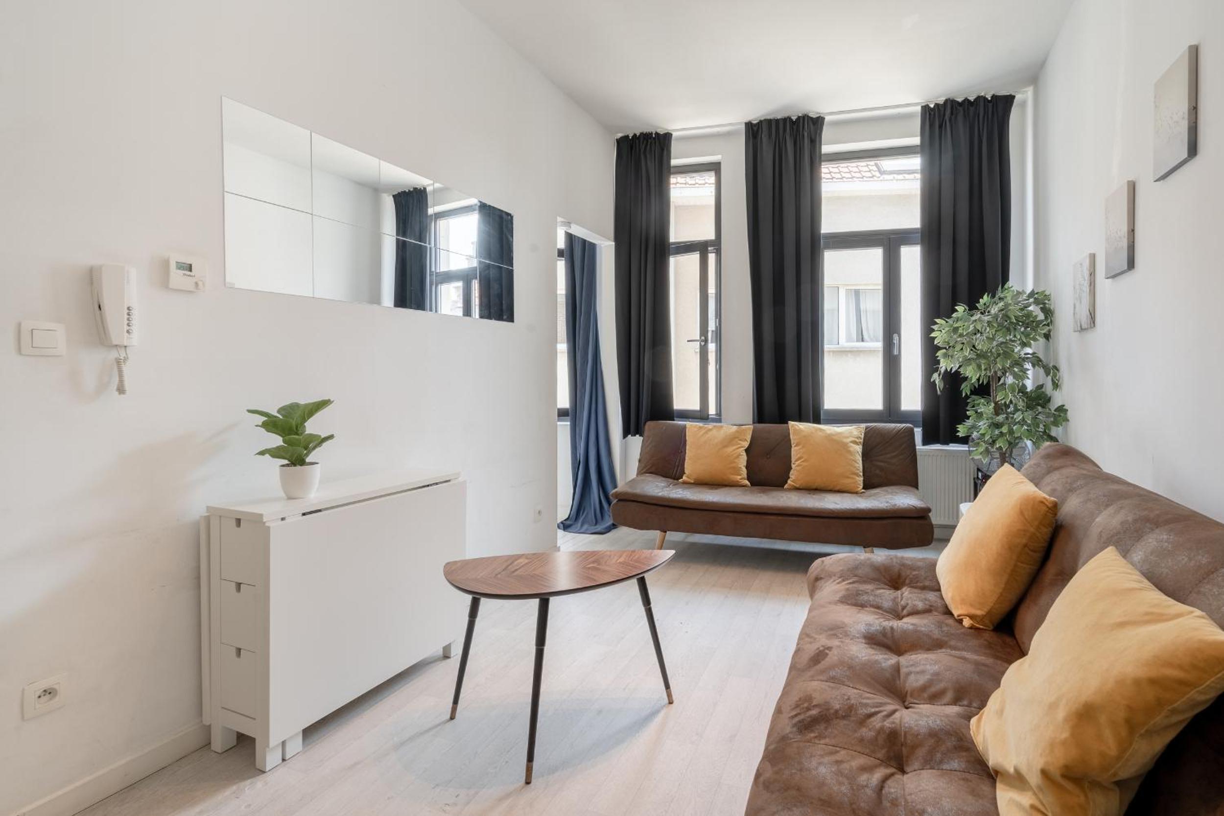 Cozy Antwerp Apartment Stay for 7 view 2
