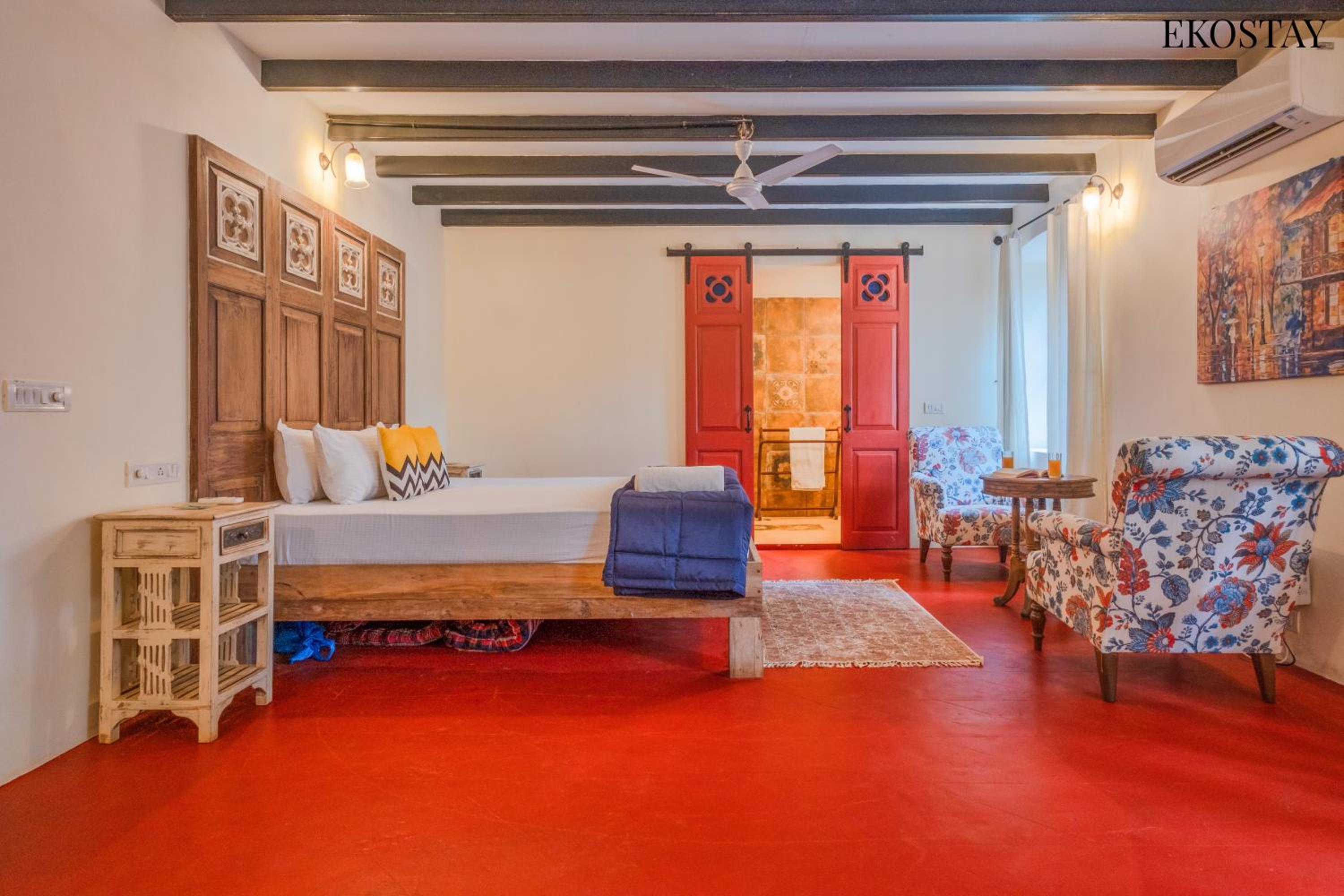 EKOSTAY Gold - Oasis Villa view 4