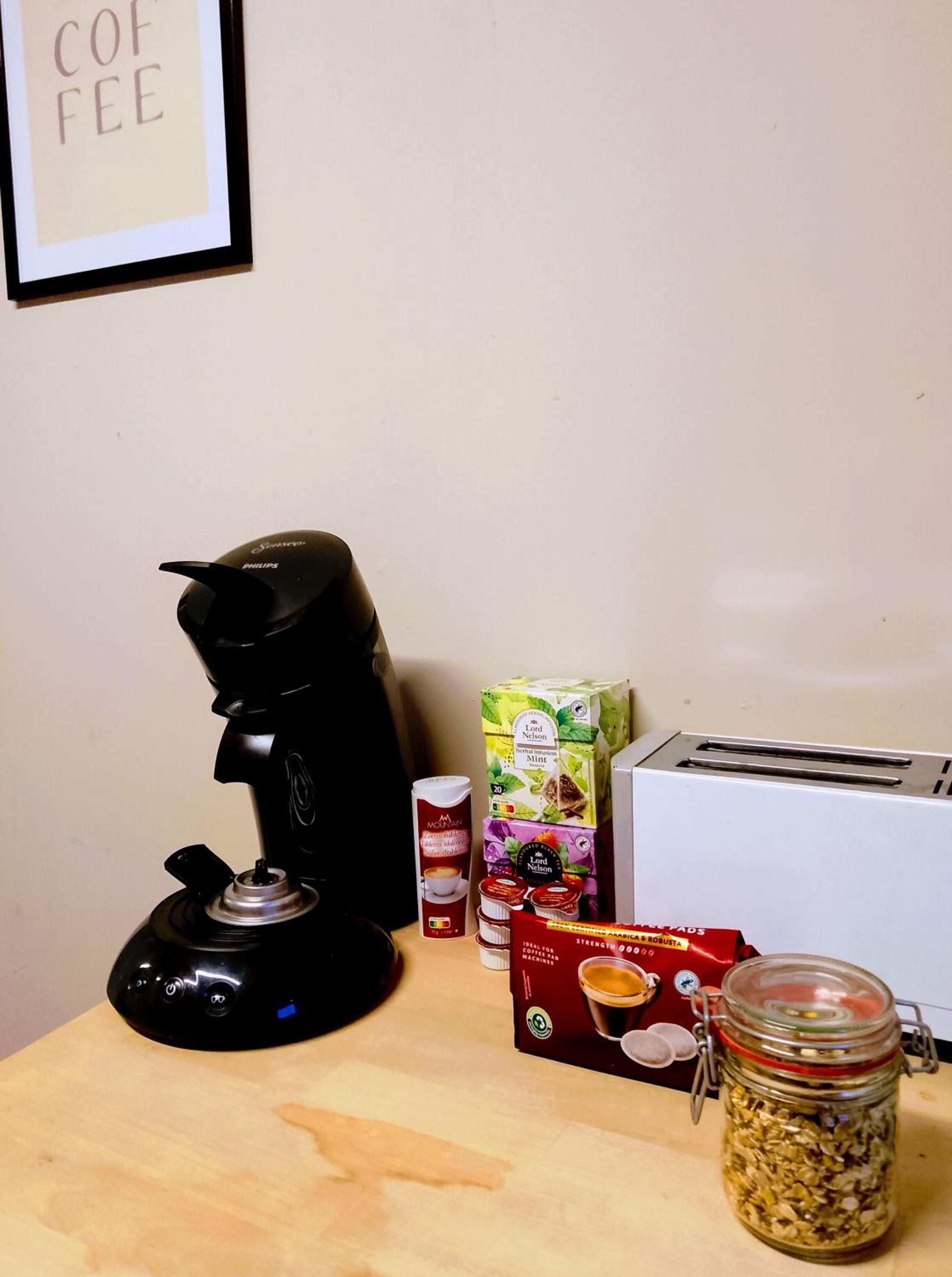 Room with carparking, bicycles and small breakfast