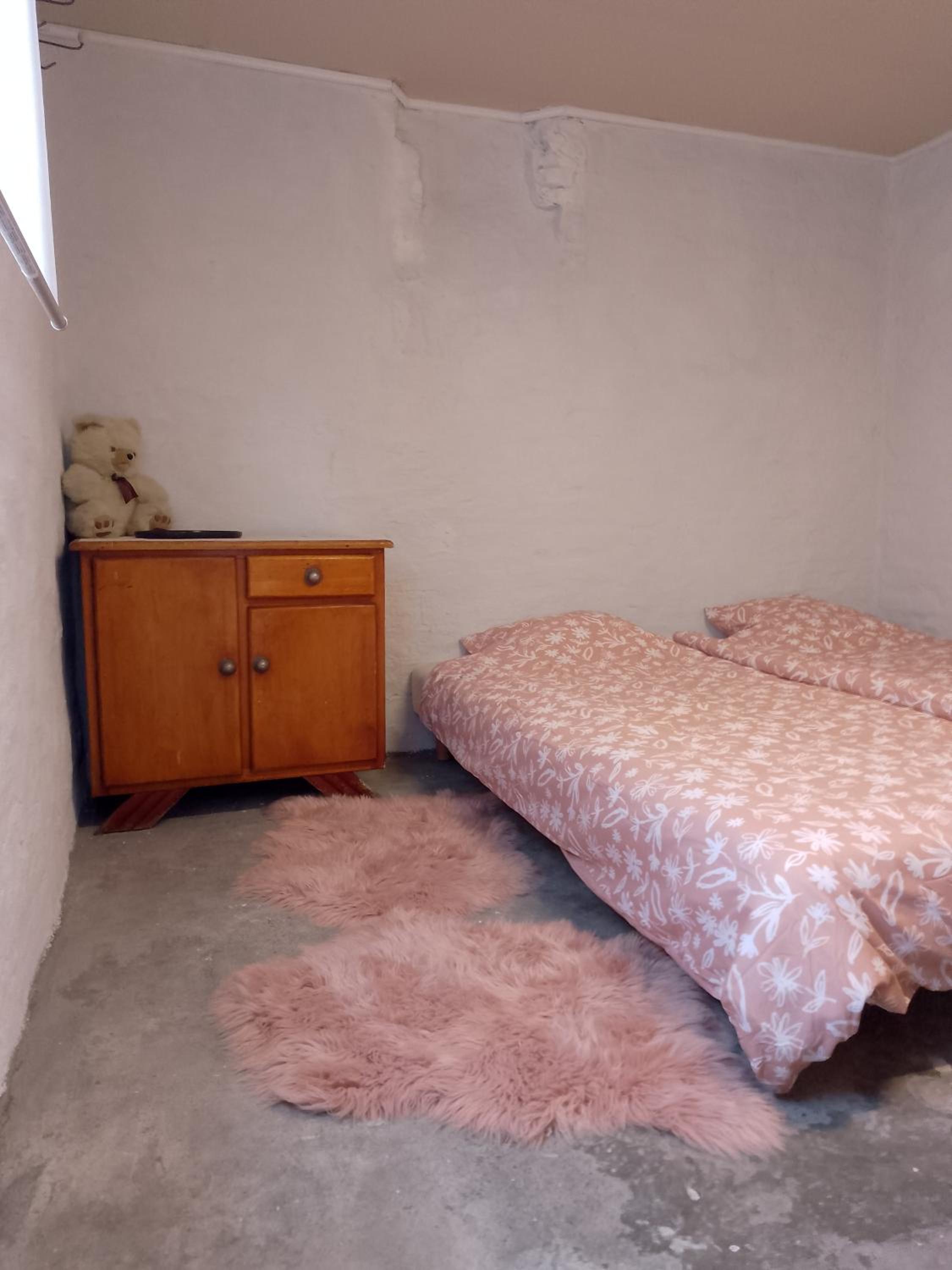 Room with carparking, bicycles and small breakfast