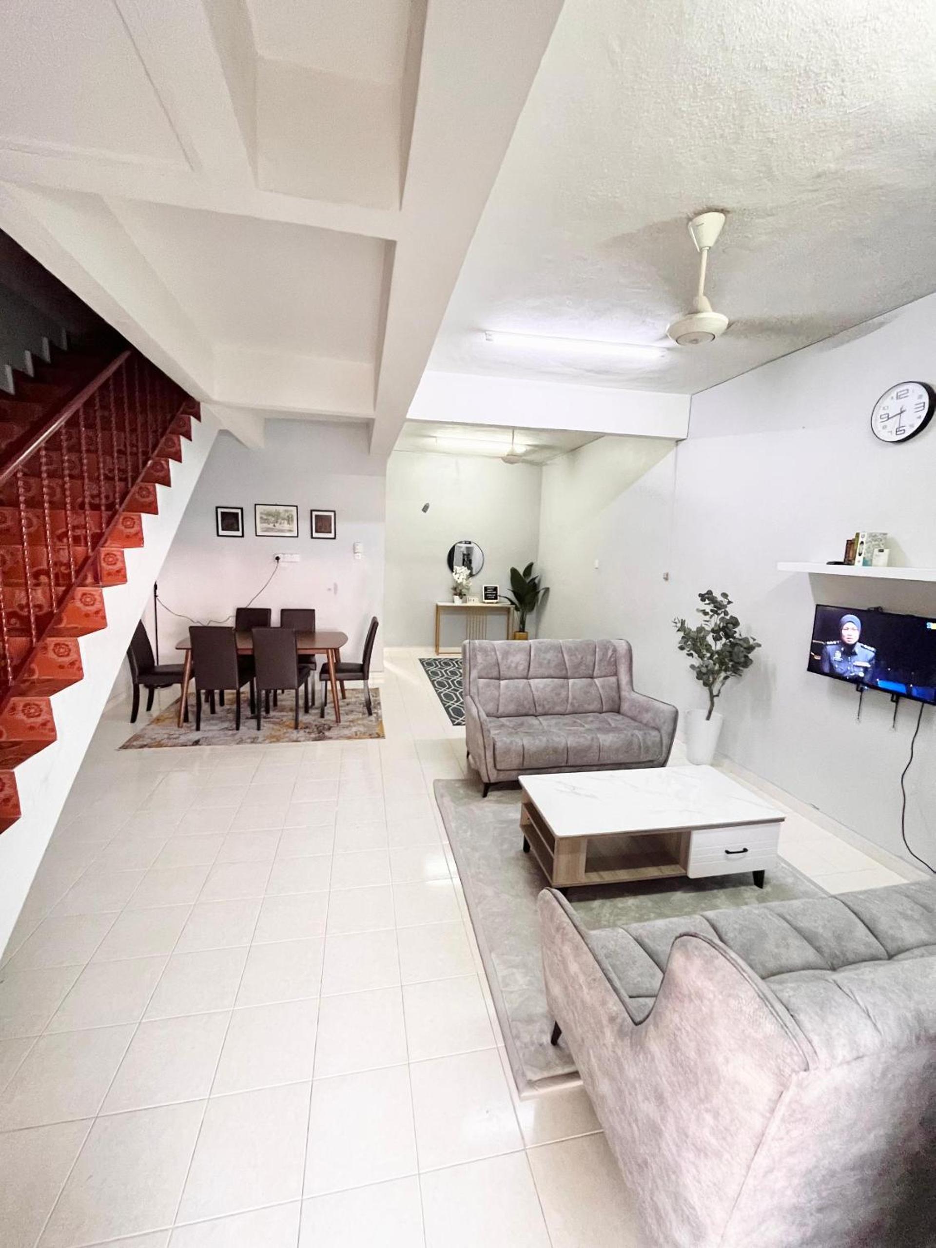 Homestay AD2 Kubang Kerian dengan 3 Bilik Tidur photo 2