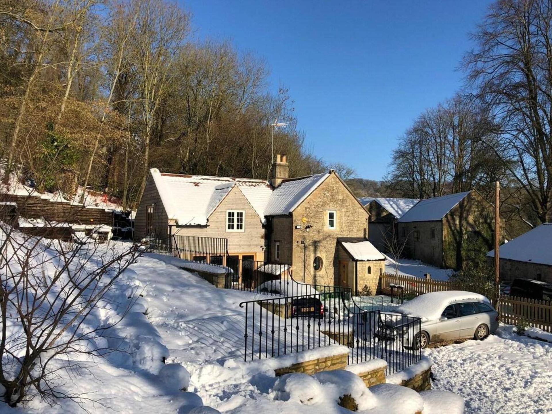 Cotswolds AoNB Cottage- Modern Renovation- Sleeps8