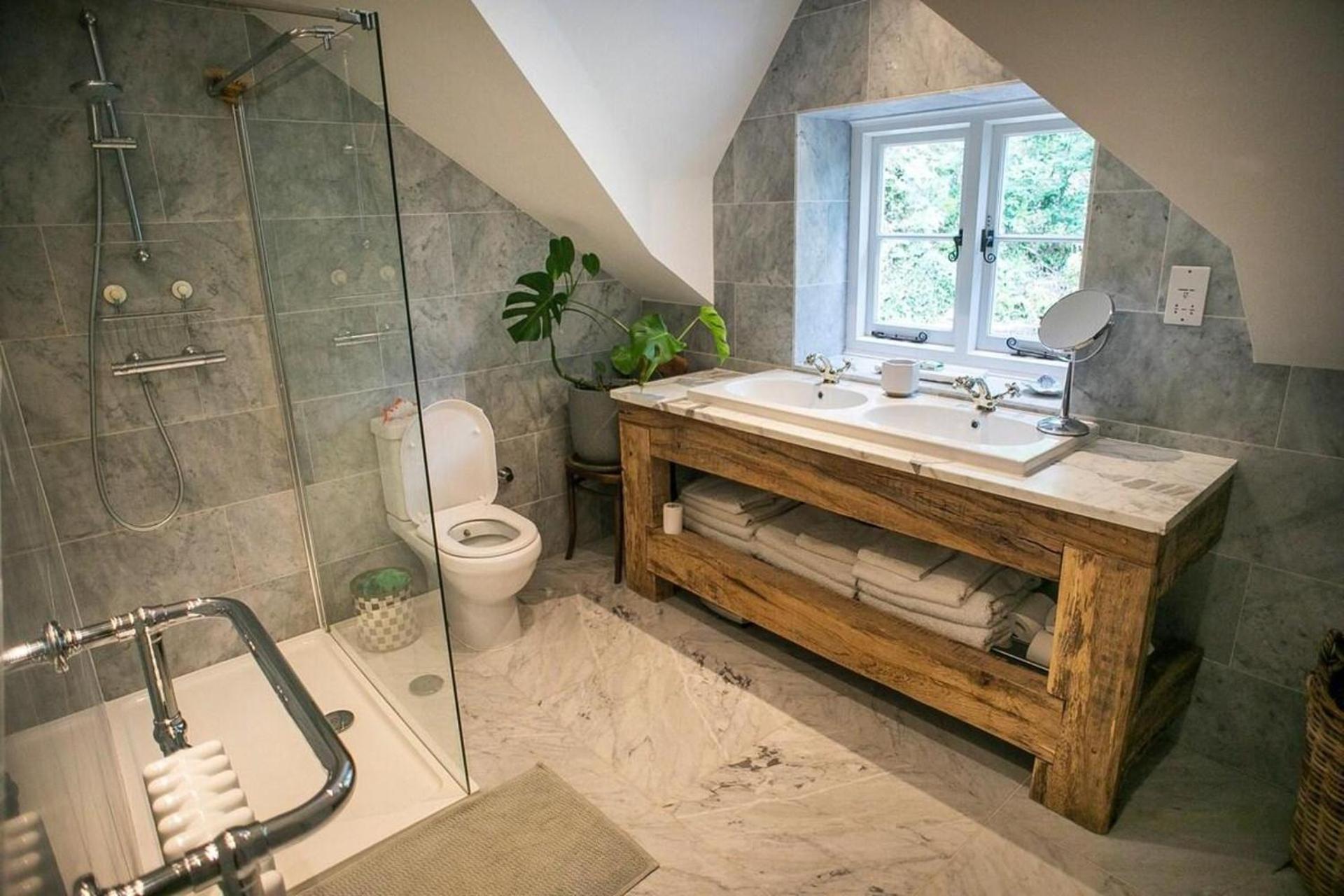 Cotswolds AoNB Cottage- Modern Renovation- Sleeps8