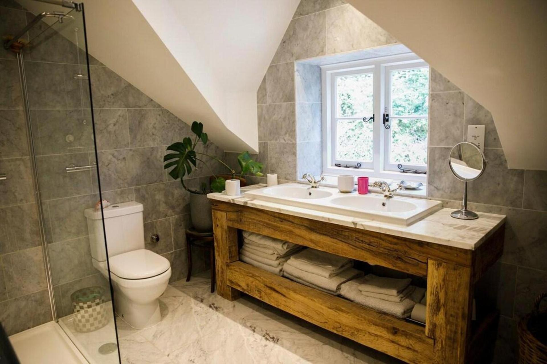 Cotswolds AoNB Cottage- Modern Renovation- Sleeps8