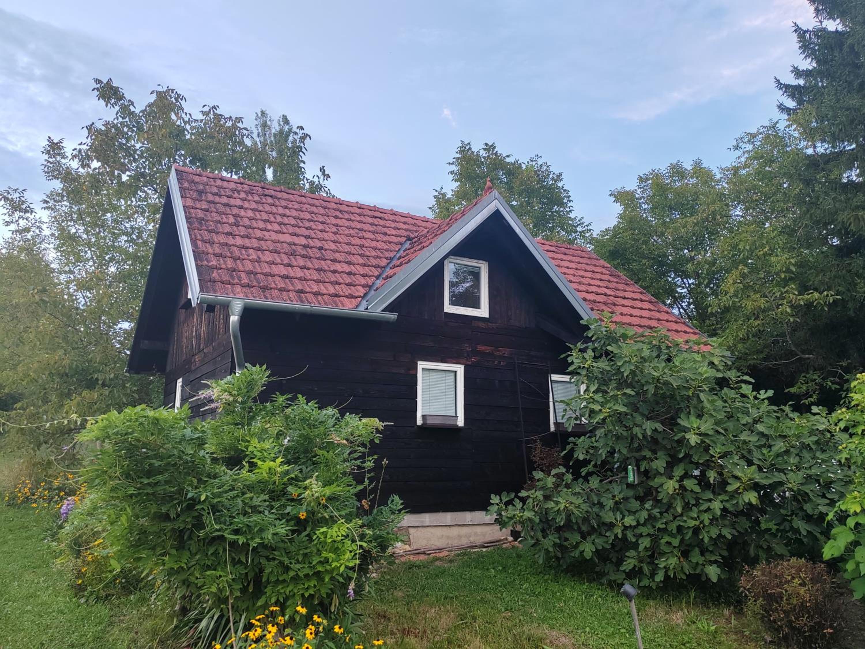 Kuča na brijegu view 3