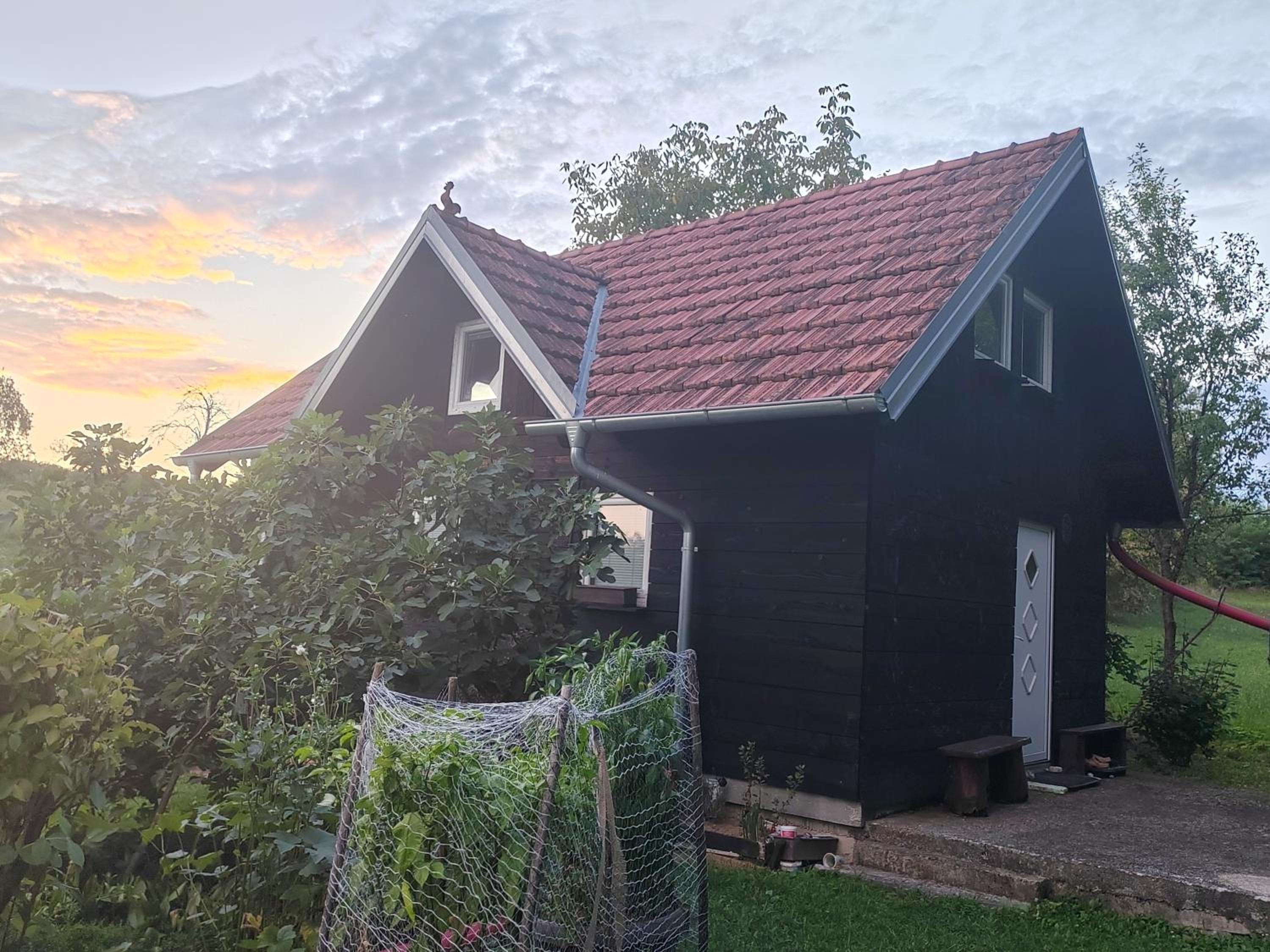 Kuča na brijegu view 4