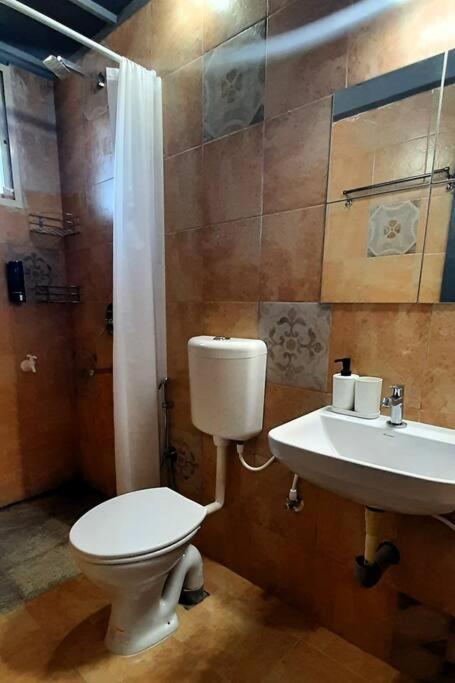 Dream Acres Homestay - Cozy Retreat Amidst Tranquil Landscapes - Entire place view 5