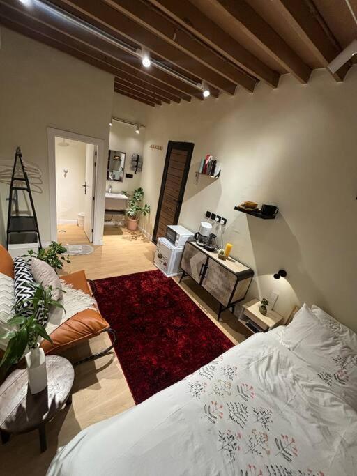 Warm Room — photo 10