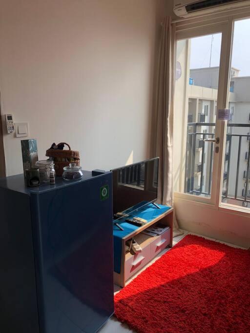 2BR at PGV Cimanggis with Netflix near exit Toll Jagorawi view 5