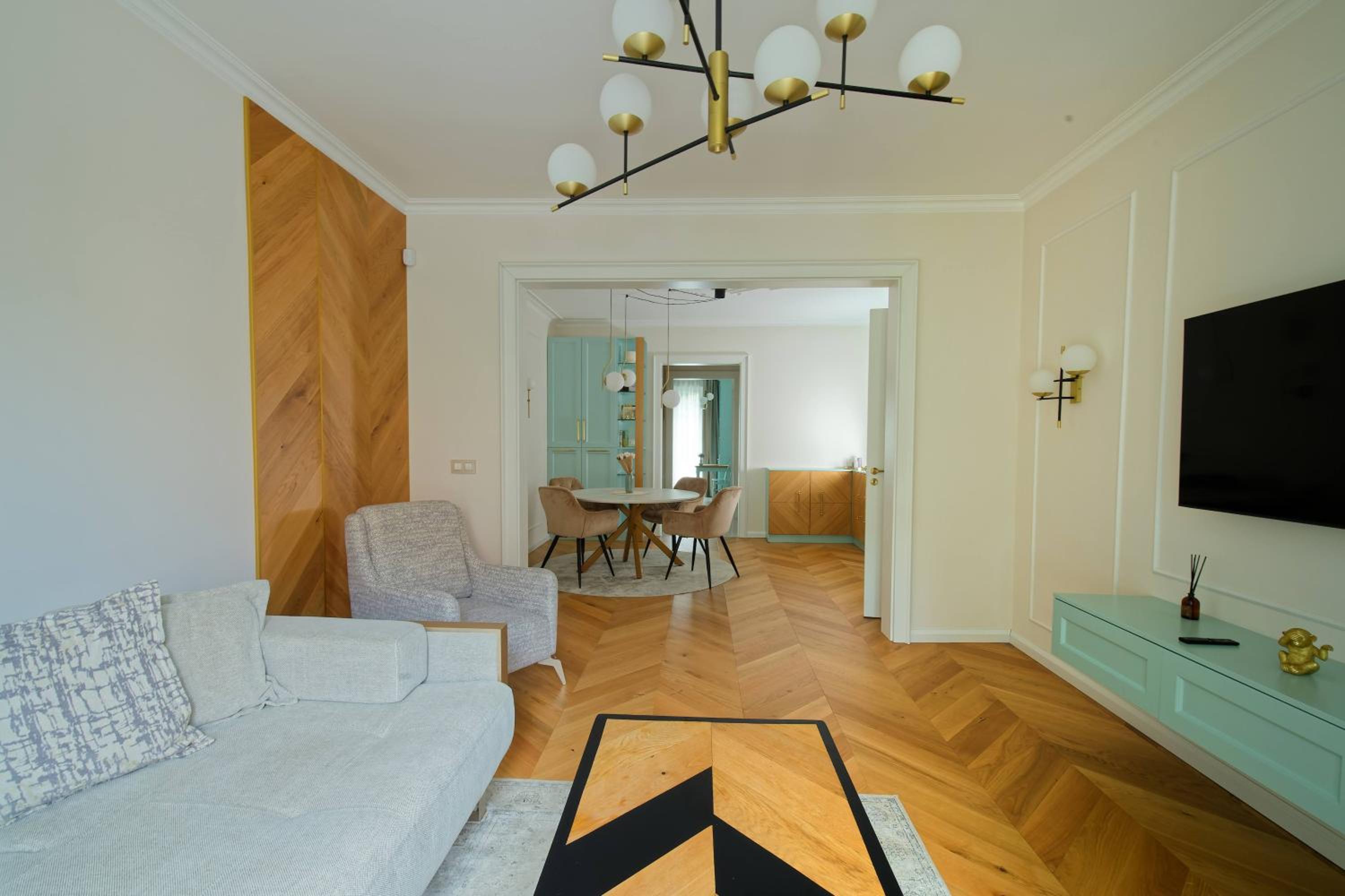 Brand New Luxury Apt, Supreme Location, NDK