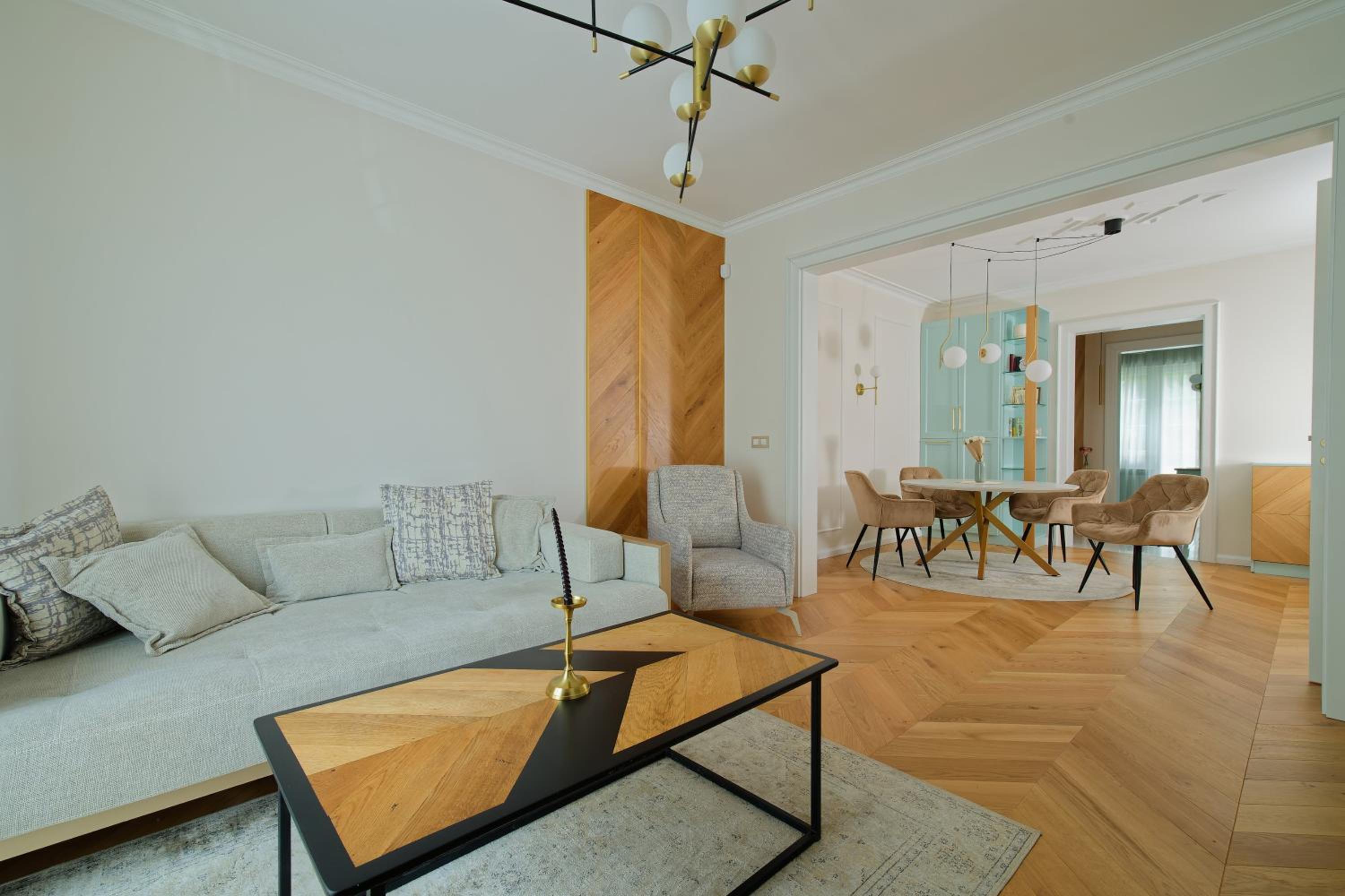 Brand New Luxury Apt, Supreme Location, NDK