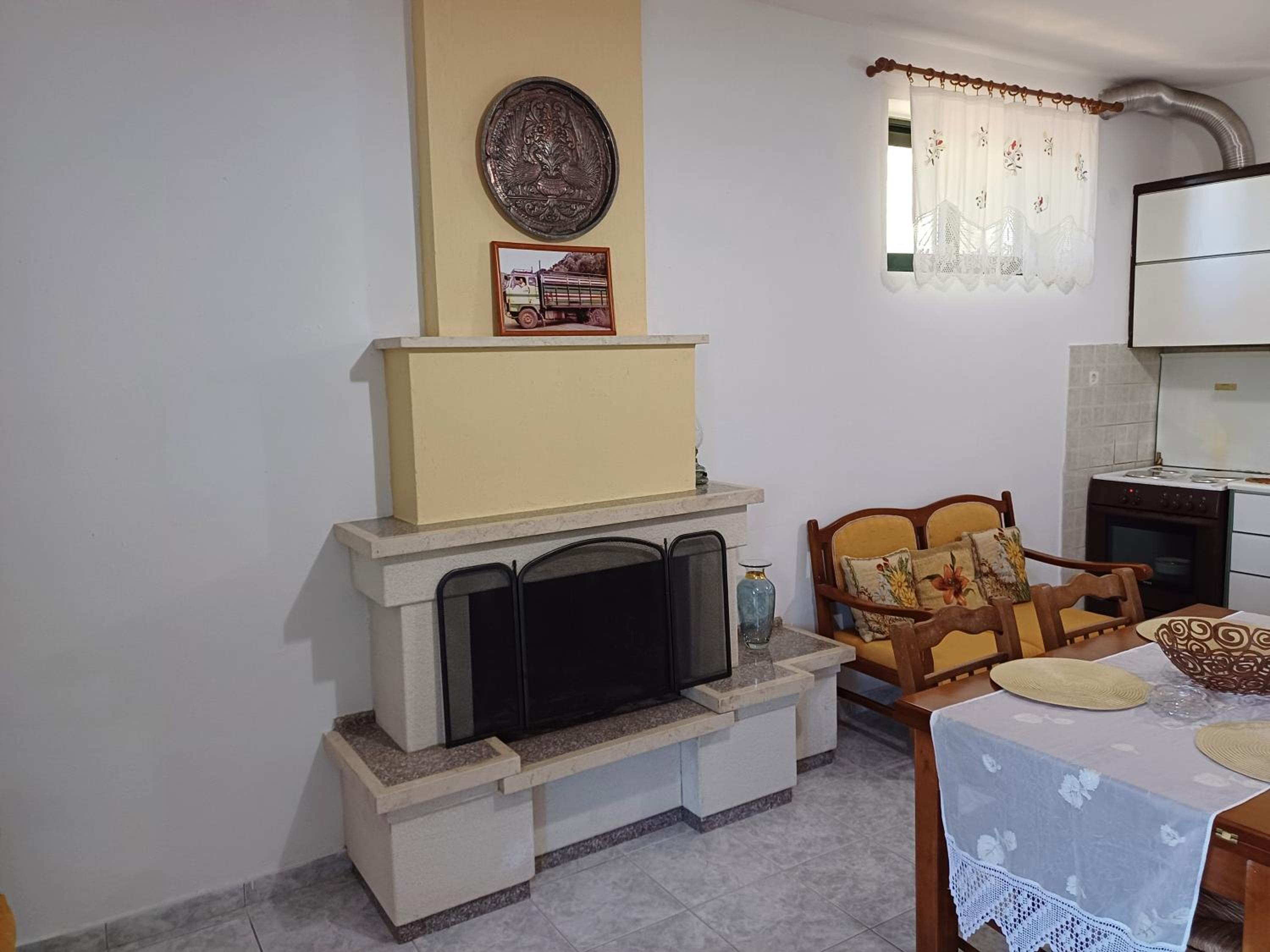 Dimitris House