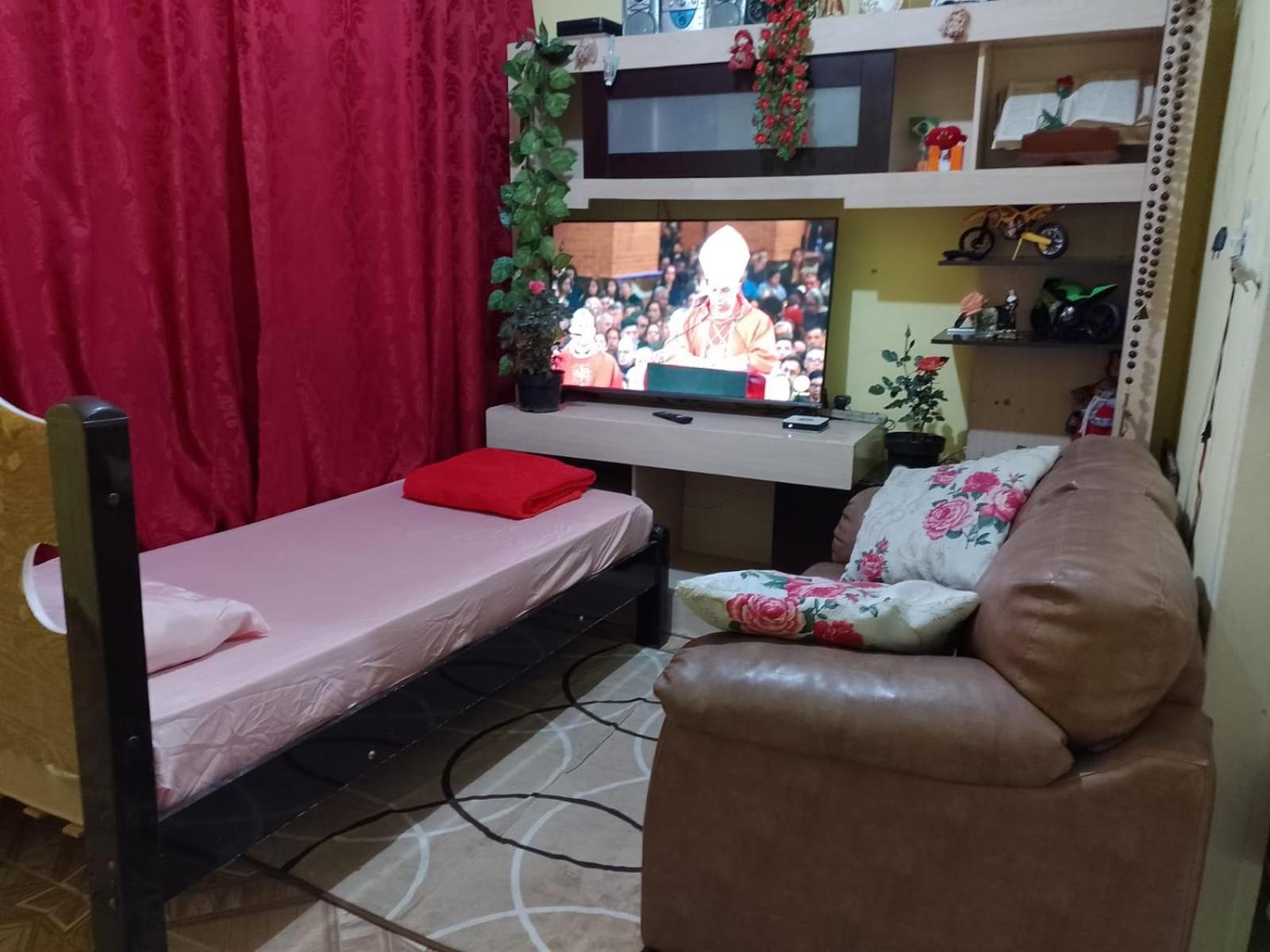 Casa da tia Lá preço único pela casa inteira, cabem até 6 pessoas próximo ao santuário de Aparecida