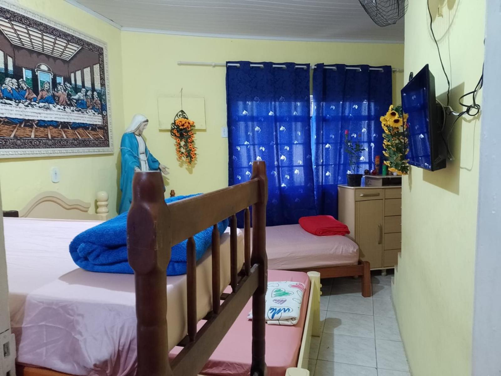 Casa da tia Lá preço único pela casa inteira, cabem até 6 pessoas próximo ao santuário de Aparecida