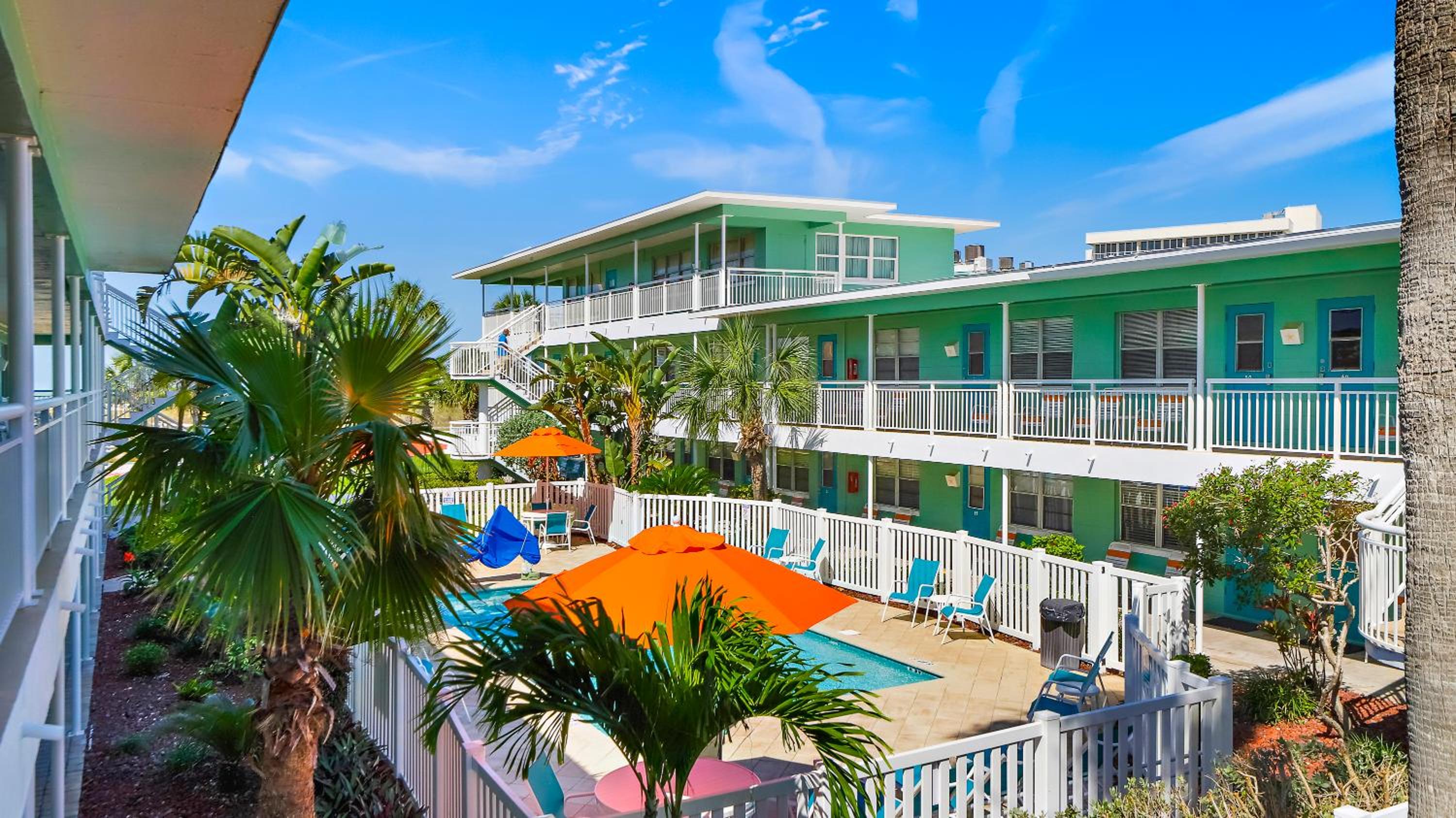 Tropic Terrace Suite #29 - Beachfront Resort view 4