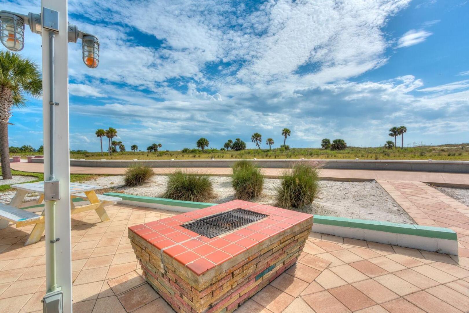 Tropic Terrace Suite #12 - Beachfront Resort view 4