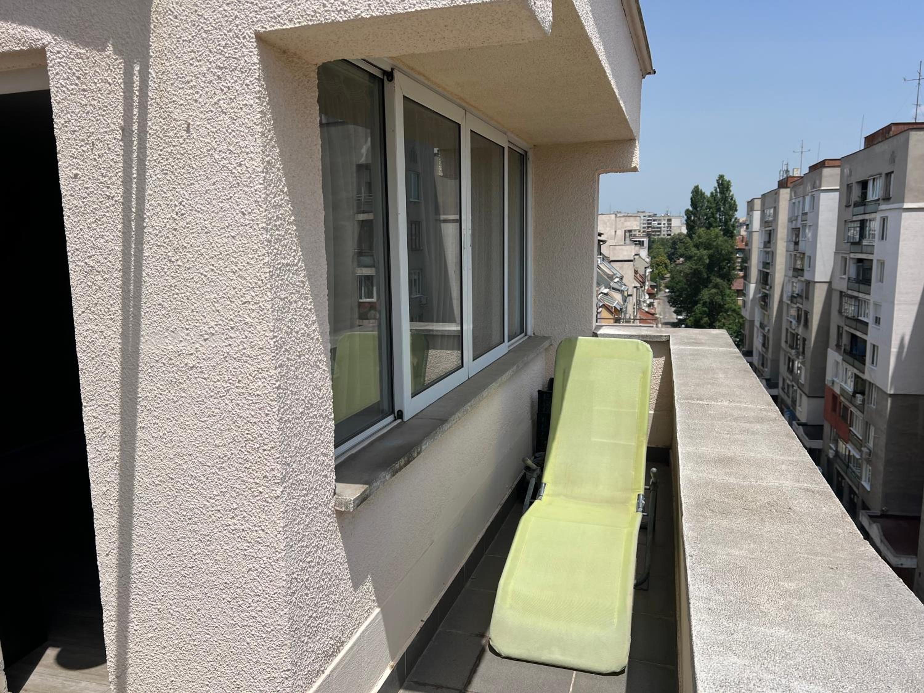 Cosy Rooftop In Center