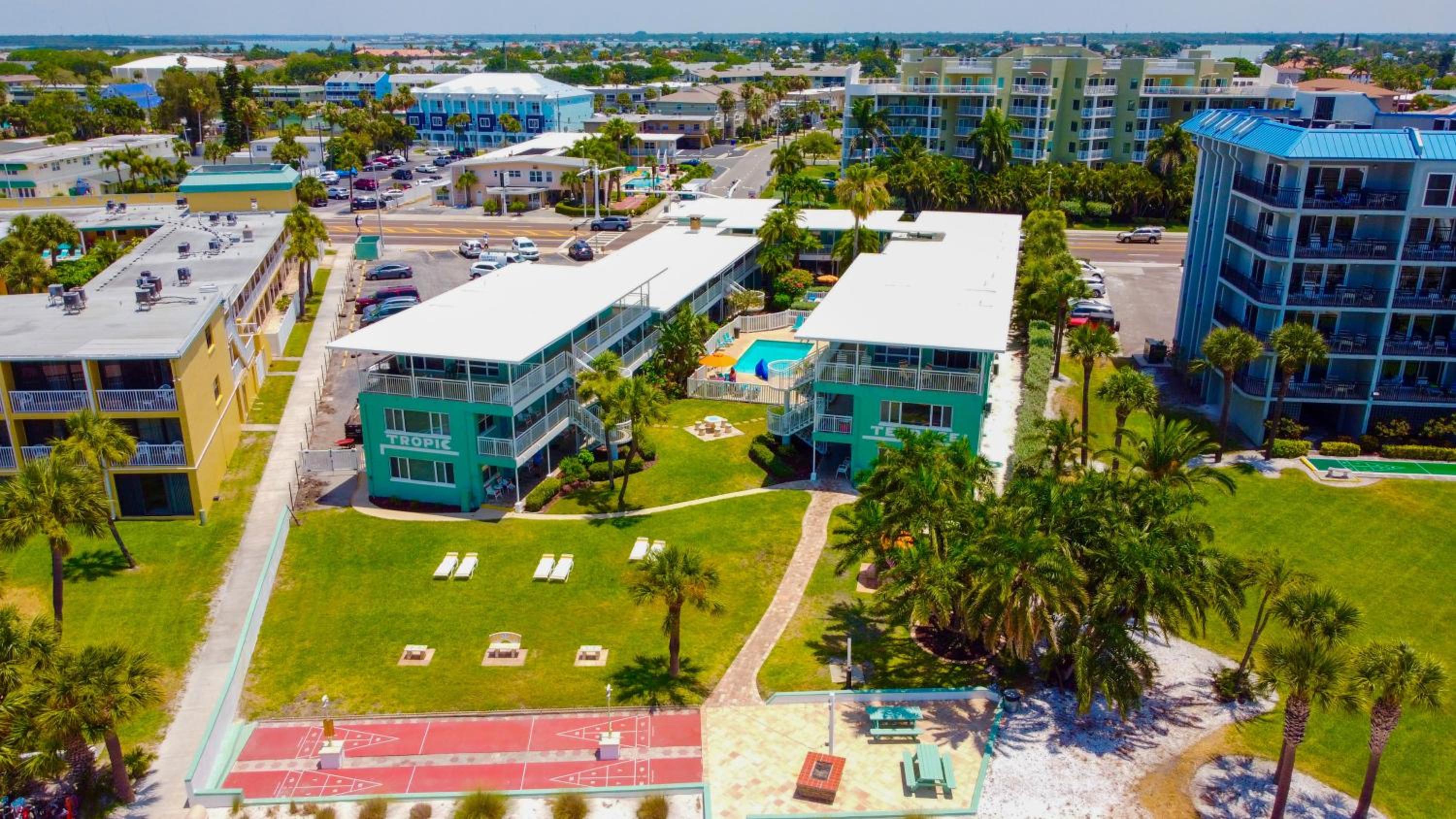 Tropic Terrace Suite #31 - Beachfront Resort view 2