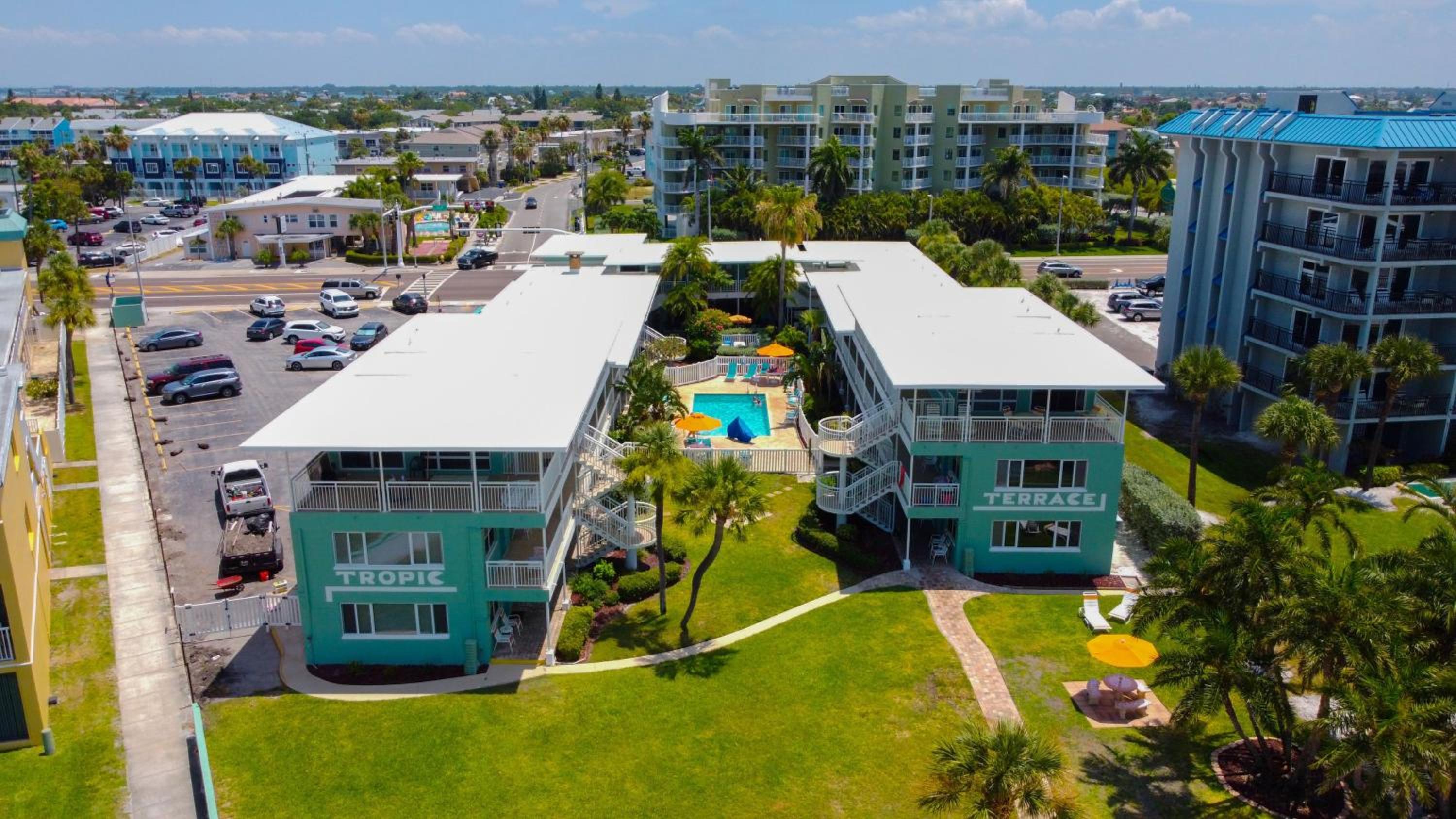 Tropic Terrace Suite #31 - Beachfront Resort view 4