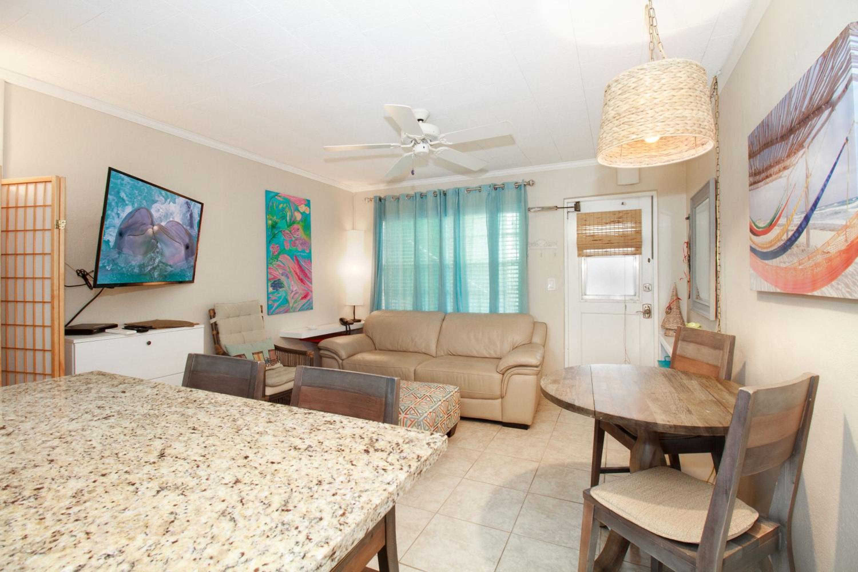 Tropic Terrace Suite #45 - Beachfront Resort view 3