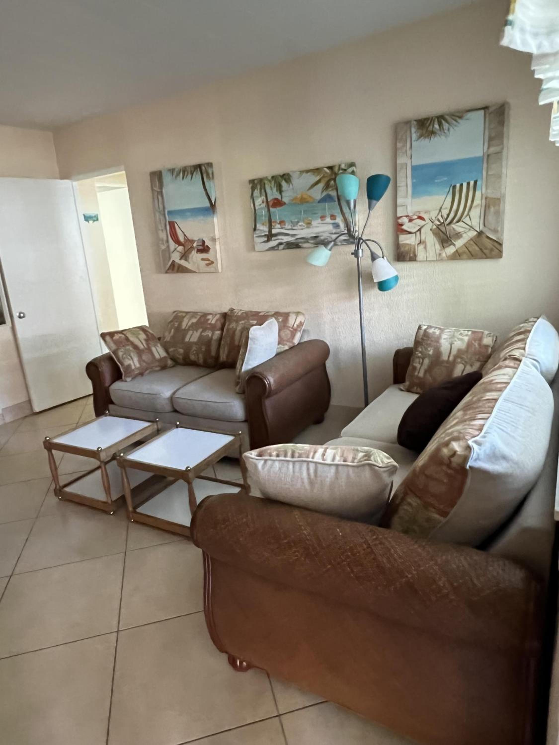 Tropic Terrace Suite #8 - Beachfront Resort view 3