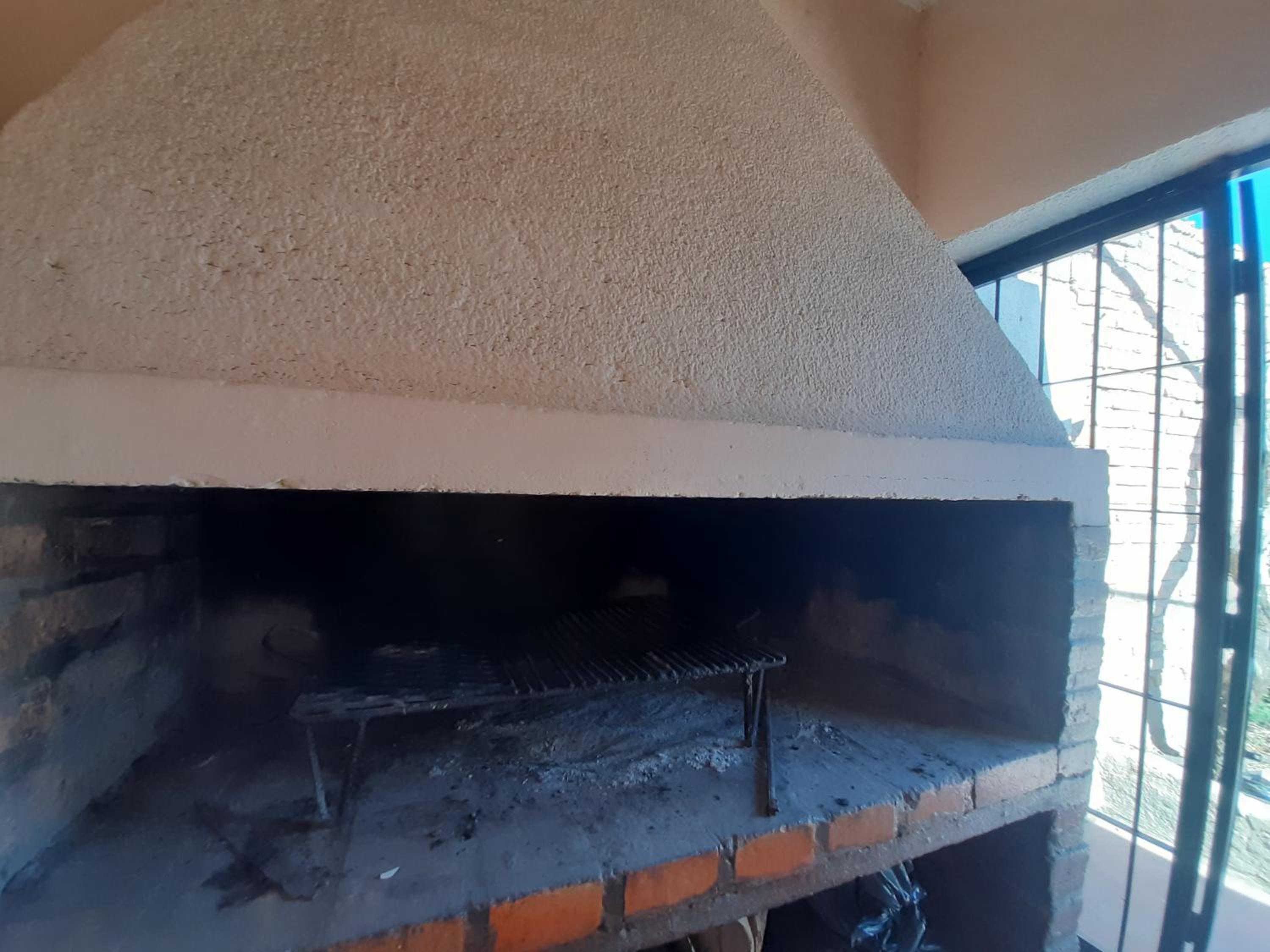 Casa Centrica 2 habitaciones con Cochera SL Cap