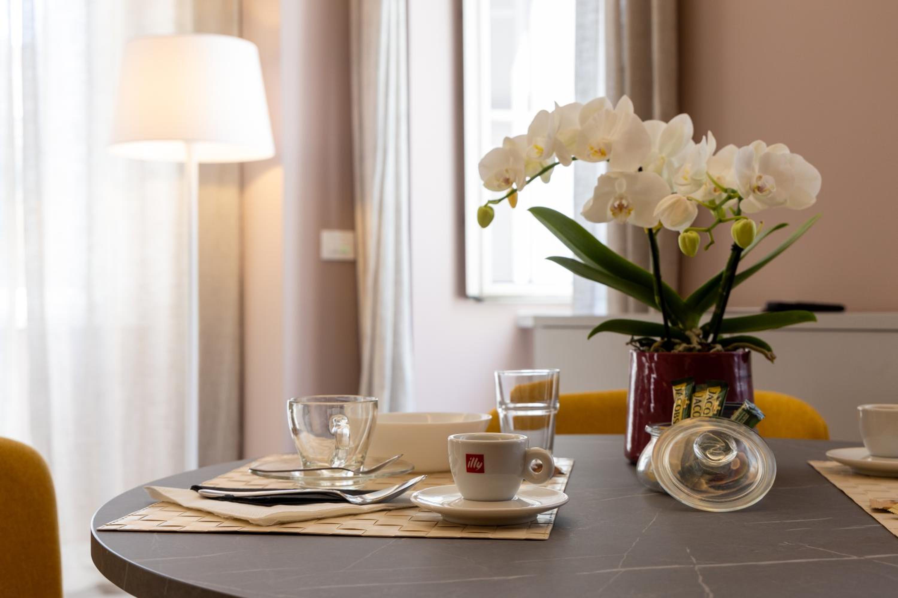 HOMEY I Teatro Romano Apartments