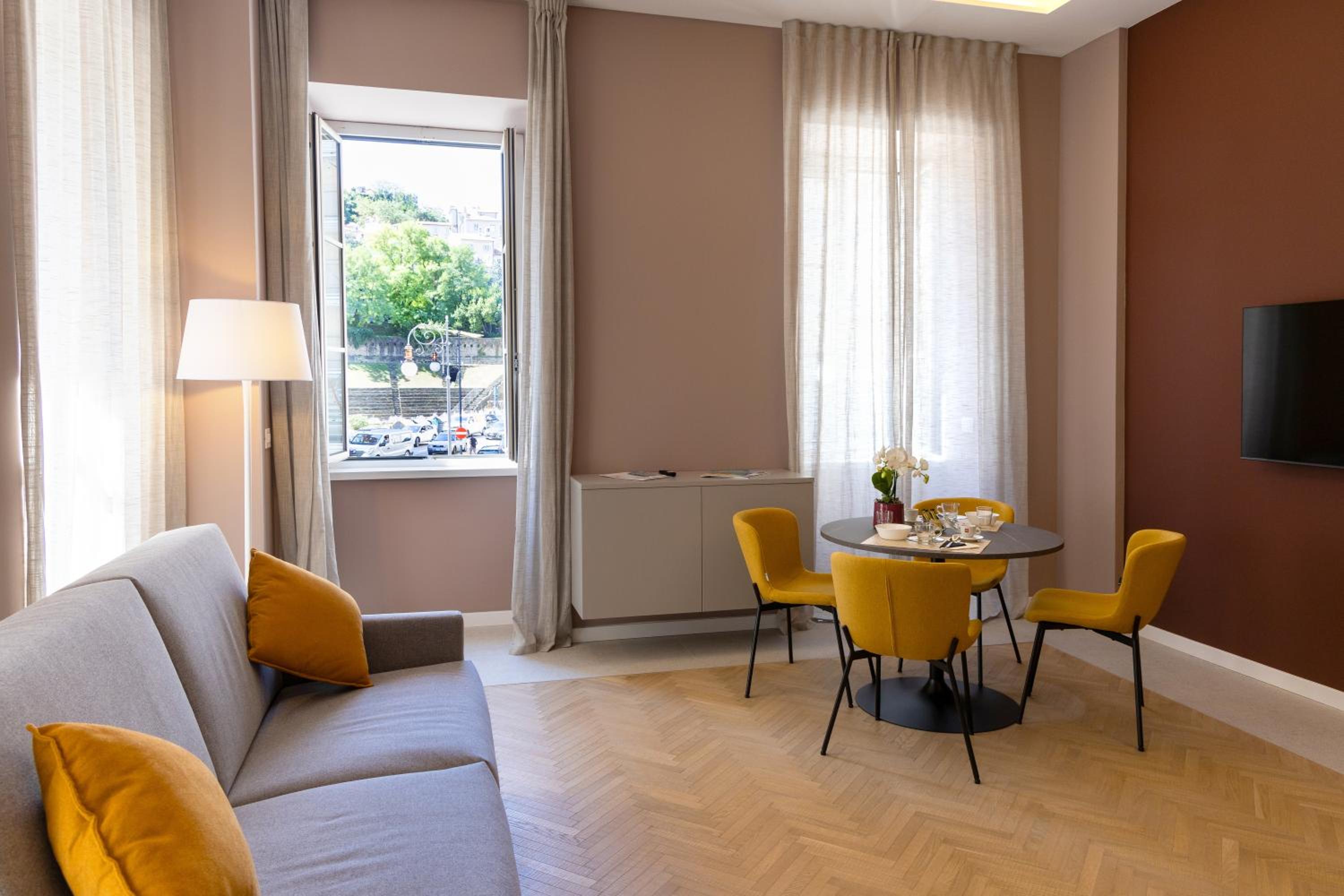 HOMEY I Teatro Romano Apartments