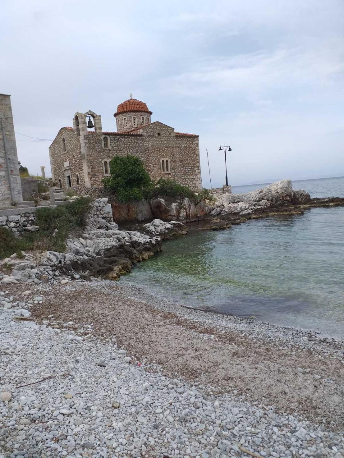 Camara Mani view 4