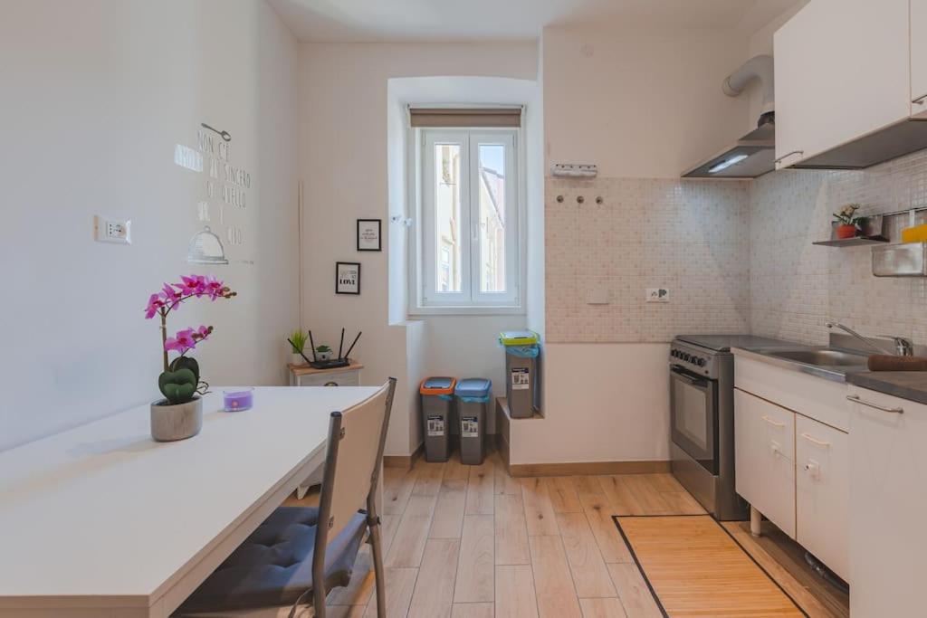 Fibra & Netflix - Largo Barriera Elegant Suite view 2