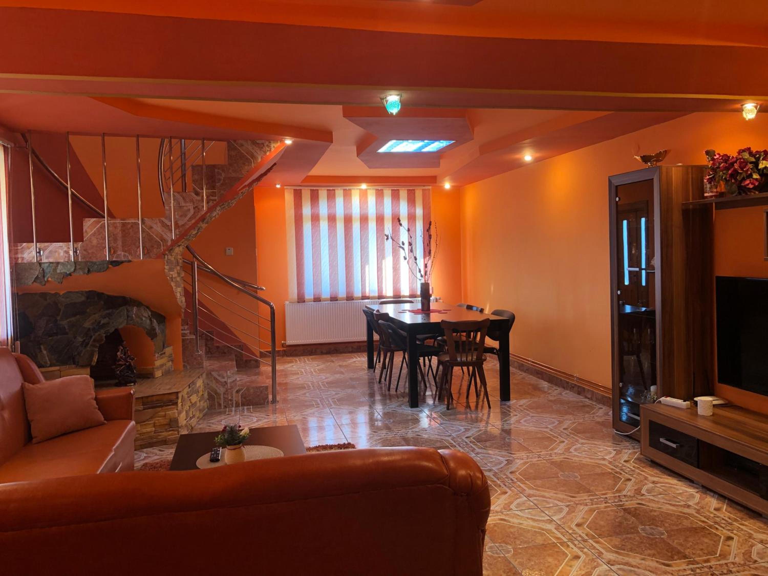 La Conac Complex Deluxe Targu-Jiu view 4