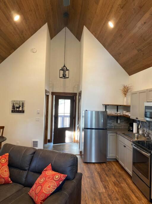 Elk Ridge Village 301B Cozy Cabin with views of Flathead Lake view 4