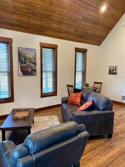 Elk Ridge Village 301B Cozy Cabin with views of Flathead Lake view 5