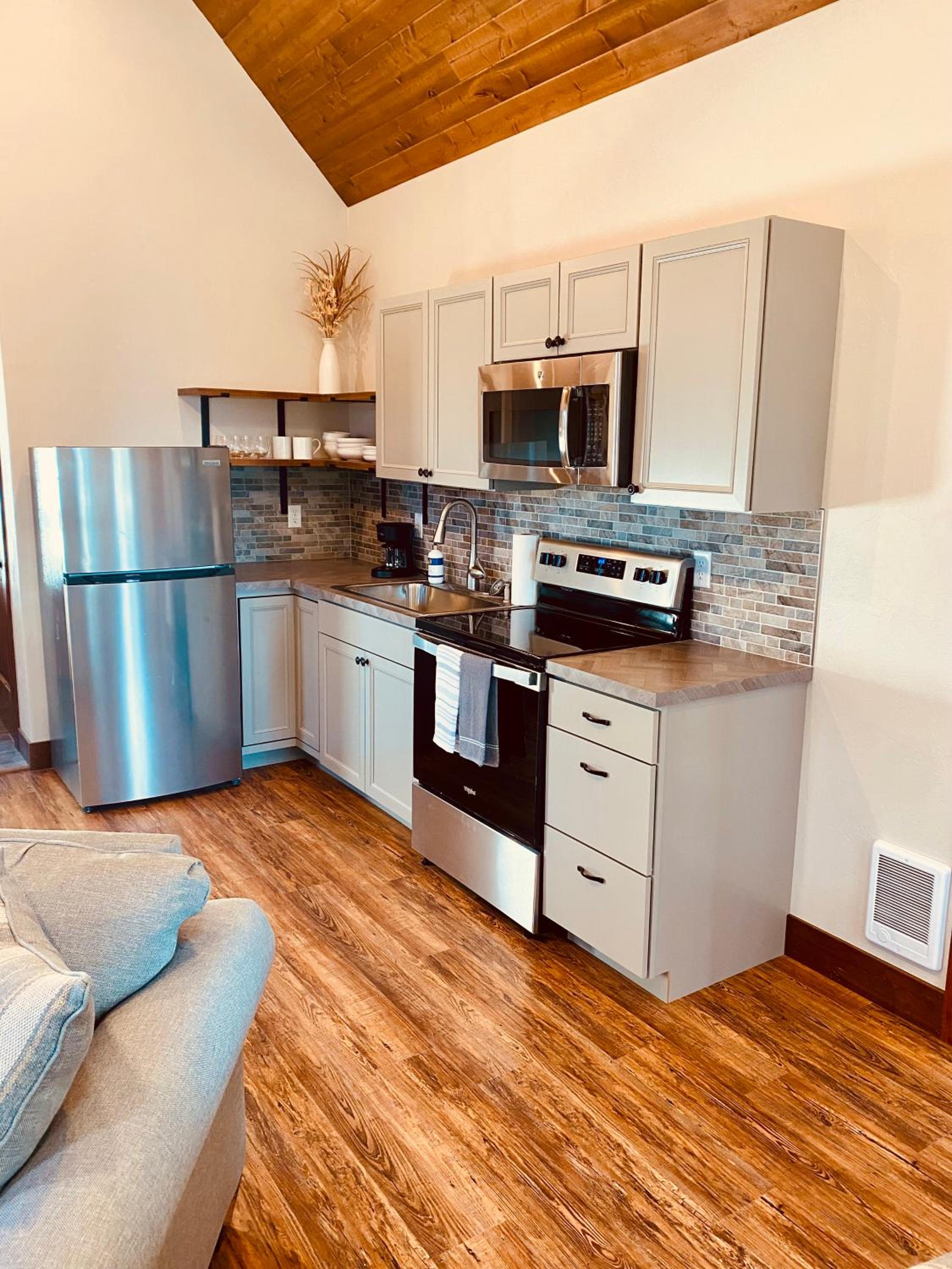 Elk Ridge Village 301B Cozy Cabin with views of Flathead Lake view 3
