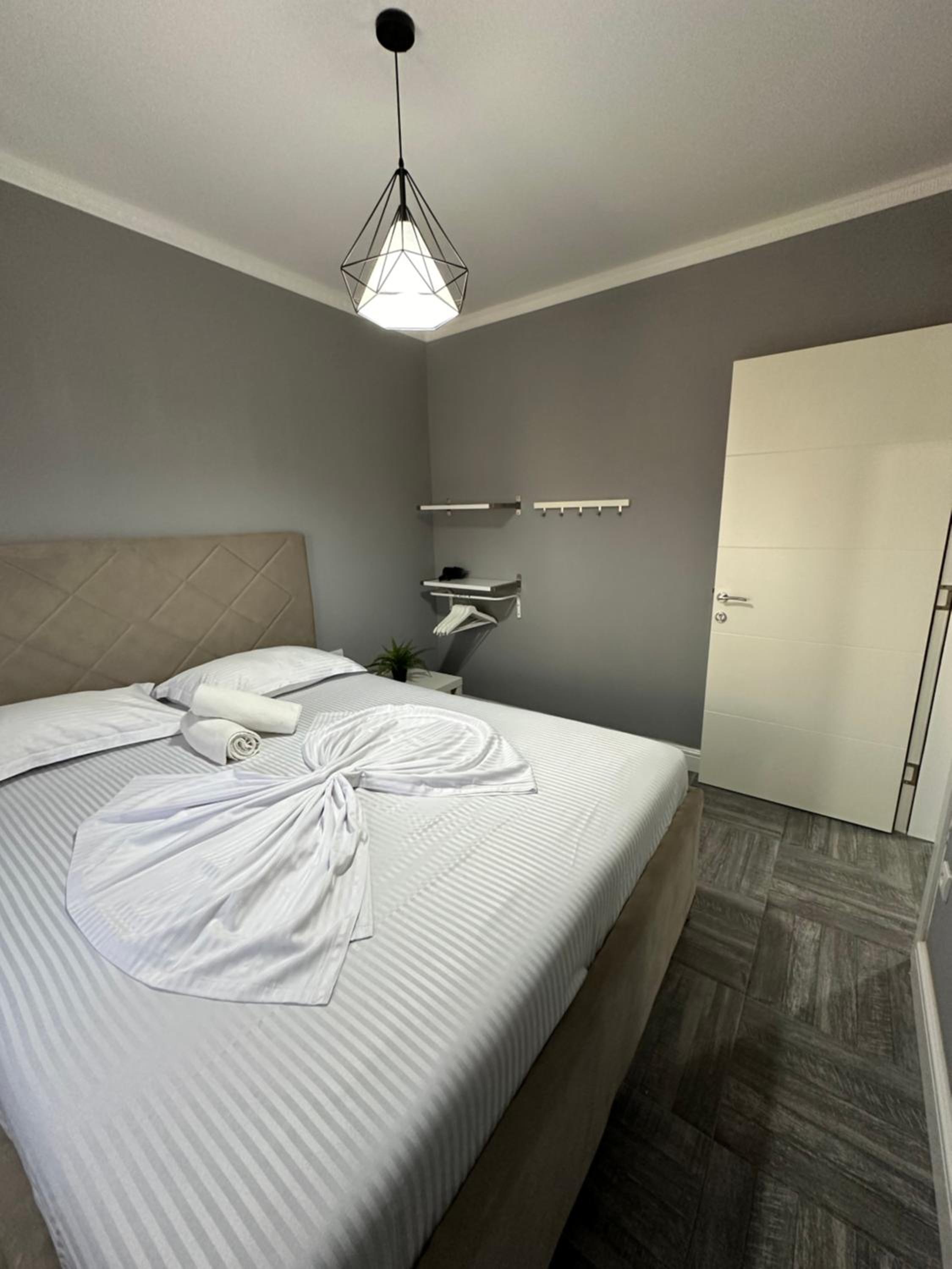 L&A Luxury Apartments view 3