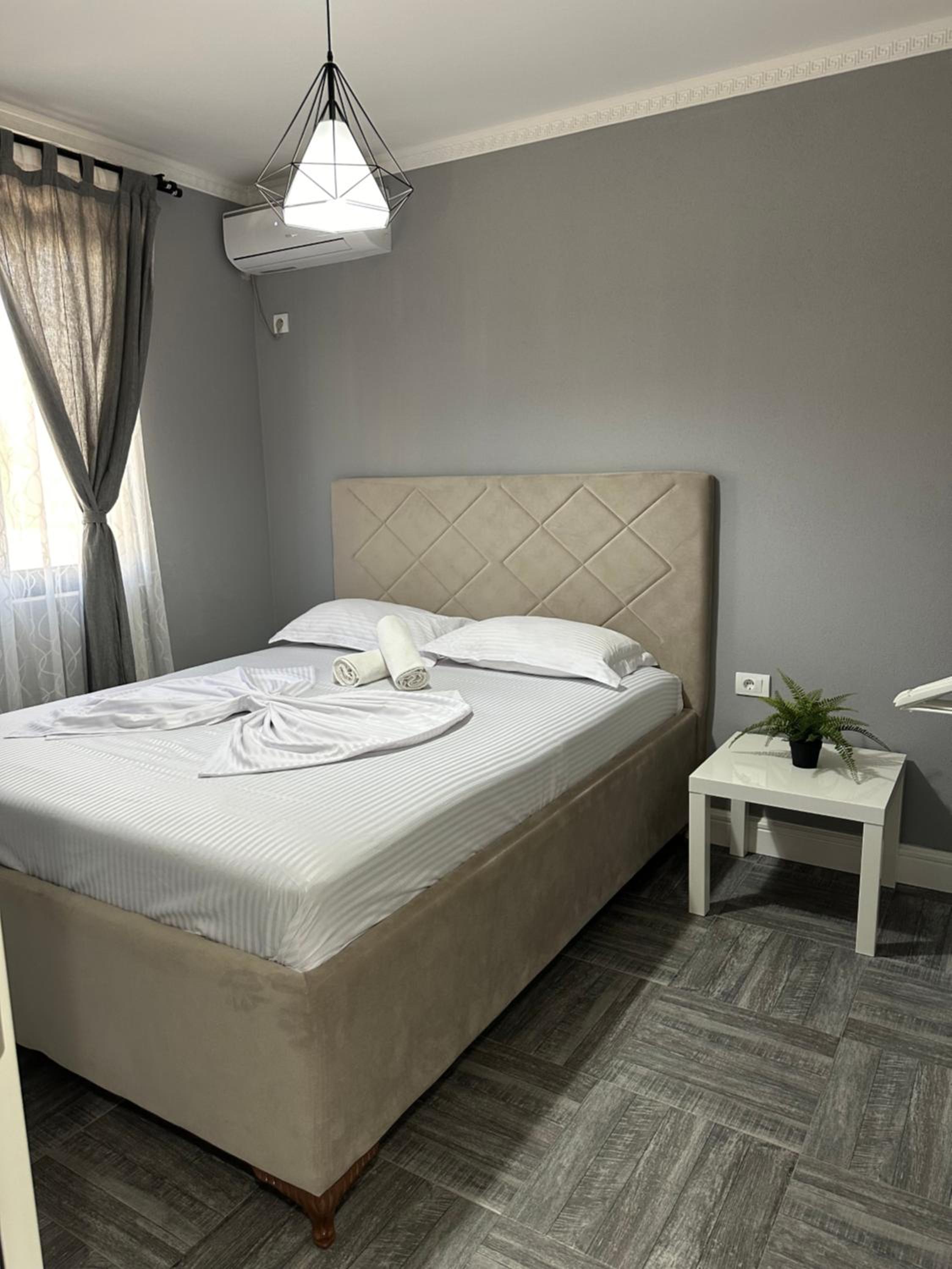 L&A Luxury Apartments view 4