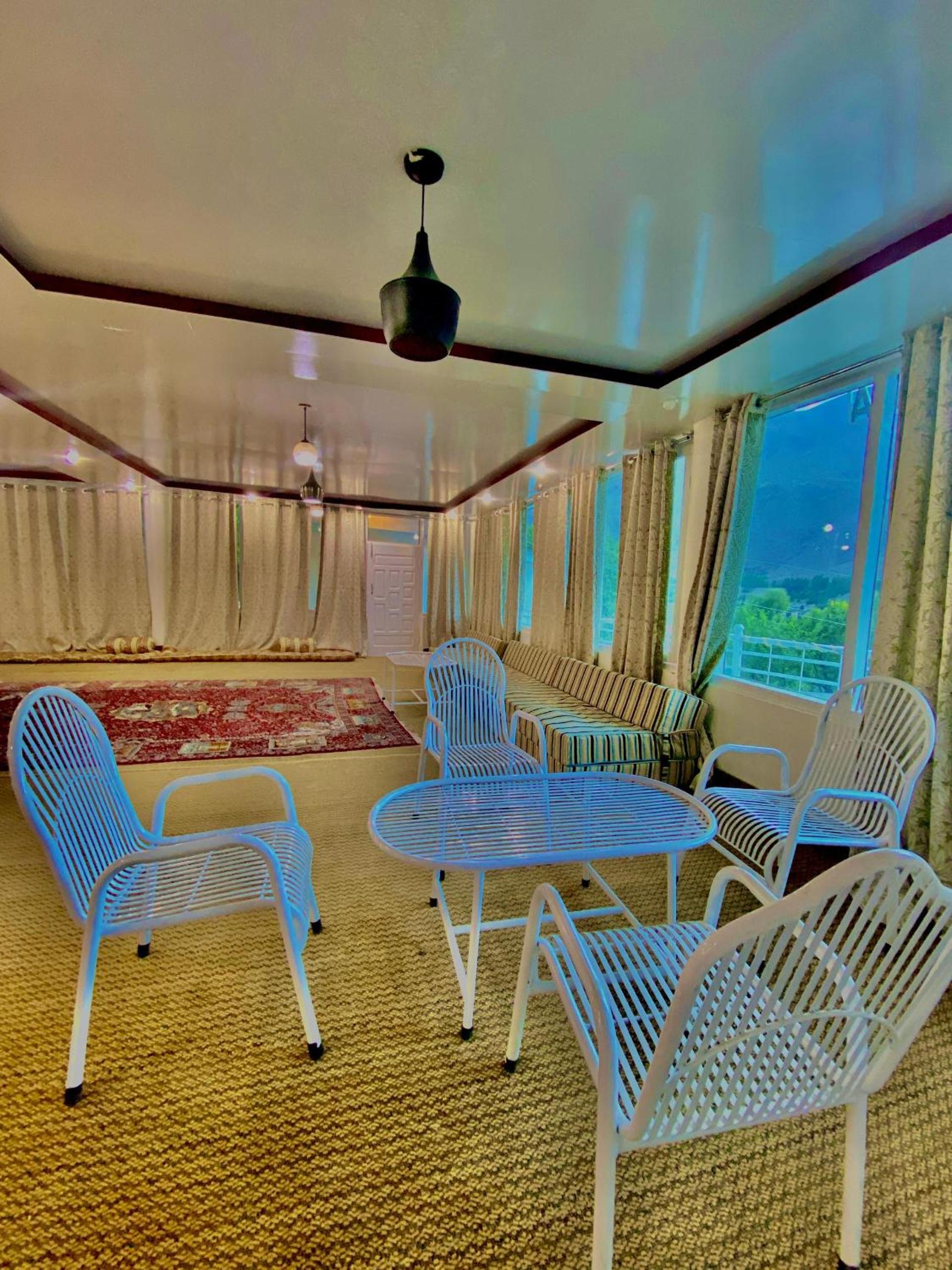 Photo 10