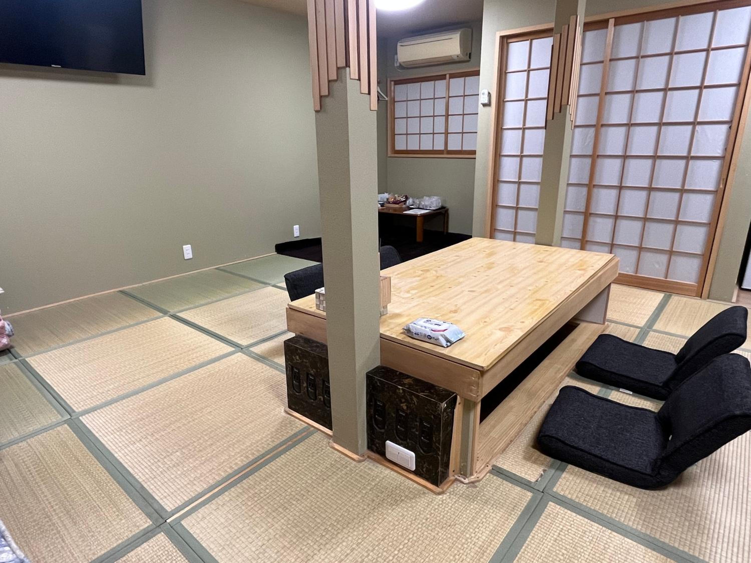 Local Japanese Stay & Sake Experience Namba area