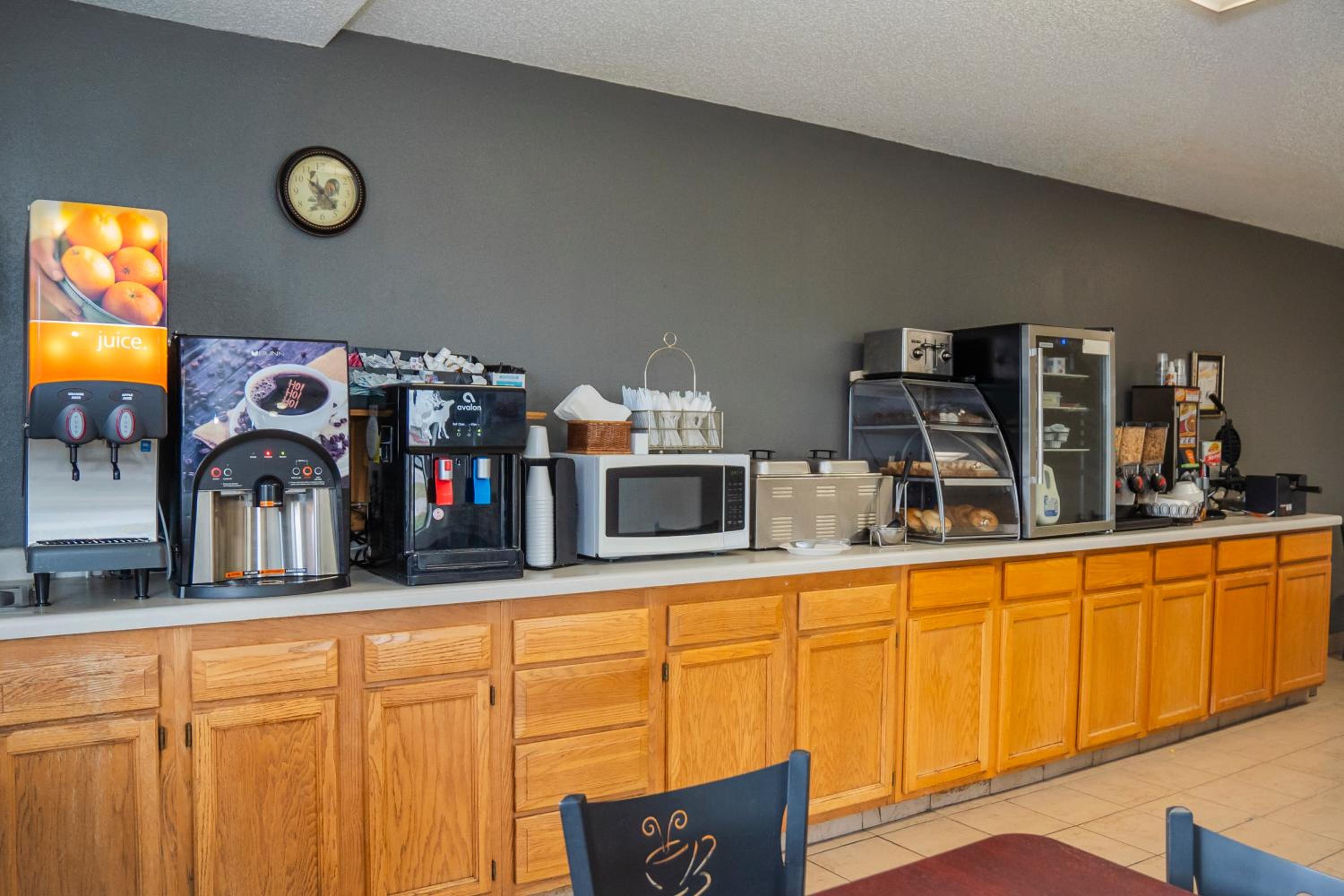 New York City Vacations - Victorian Inn  Suites-York - Property Image 1