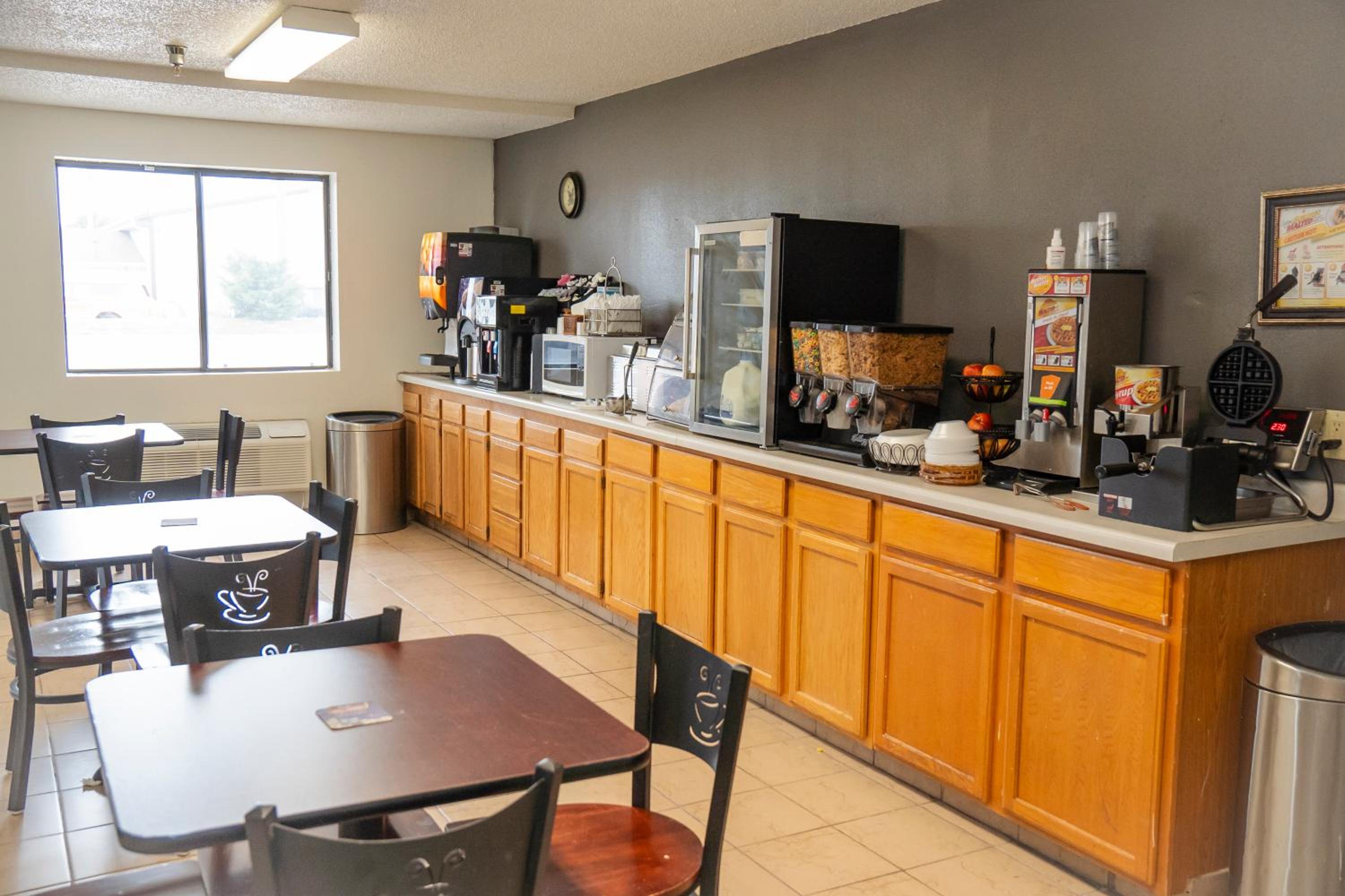 New York City Vacations - Victorian Inn  Suites-York - Property Image 15