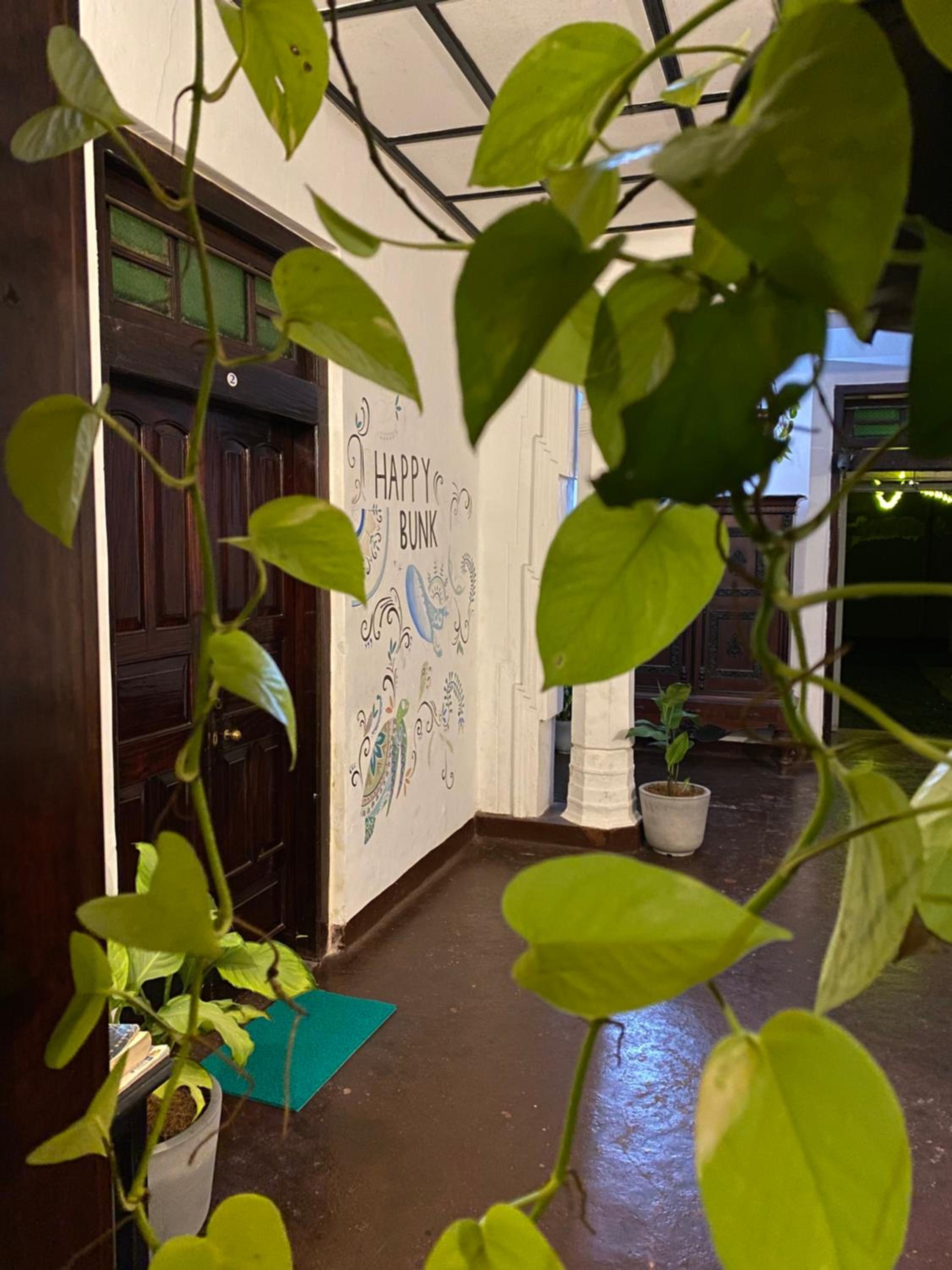 Happy bunk hostel weligama view 4