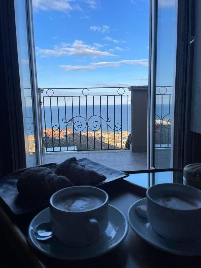 Suite Pizzo jacuzzi rooms view 5